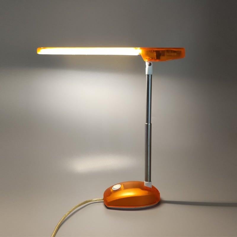 1990er Jahre, Tischlampe Microlight von Ernesto Gismondi für Artemide im Angebot 2