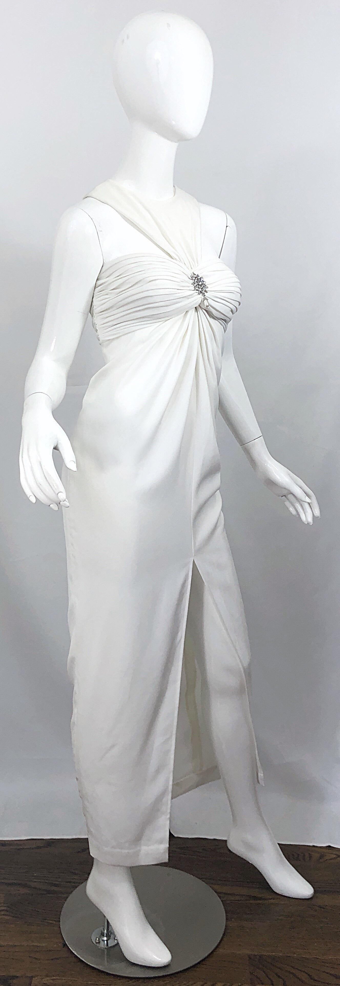 1980s Tadashi Shoji Size 4 White Avant Garde Rhinestone Pearl Vintage 80s Gown In Excellent Condition For Sale In San Diego, CA