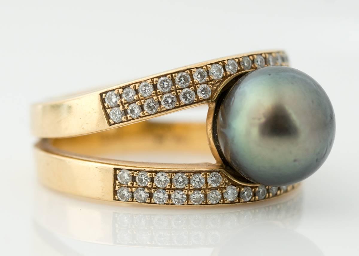 Modern 1990s Tahitian Pearl and Diamond Ring, 18 Karat Yellow Gold