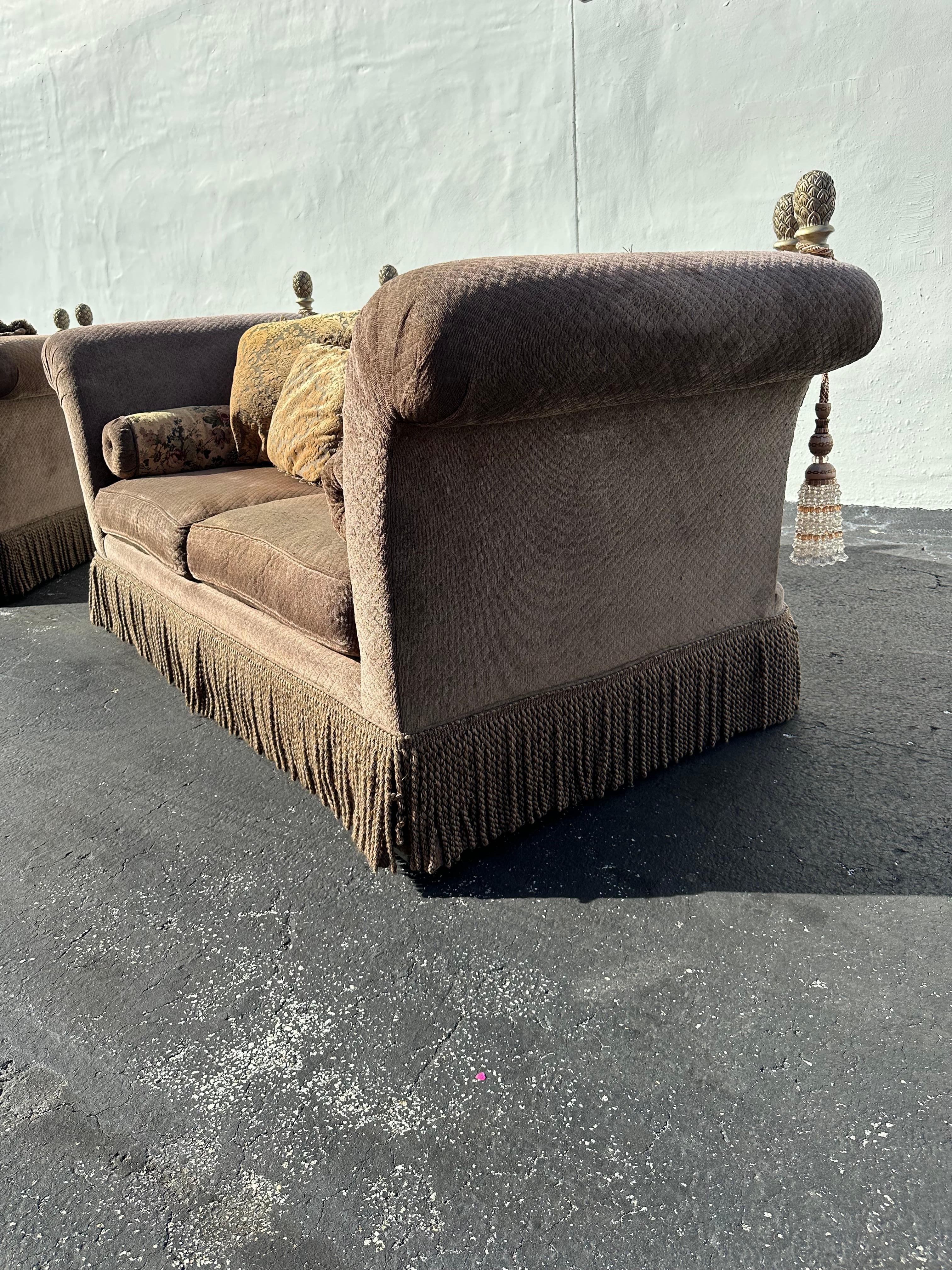 1990er Taylor King XL Chenille Rollende Sessel im englischen Knole-Stil, 2er-Set, Taylor King XL im Angebot 3