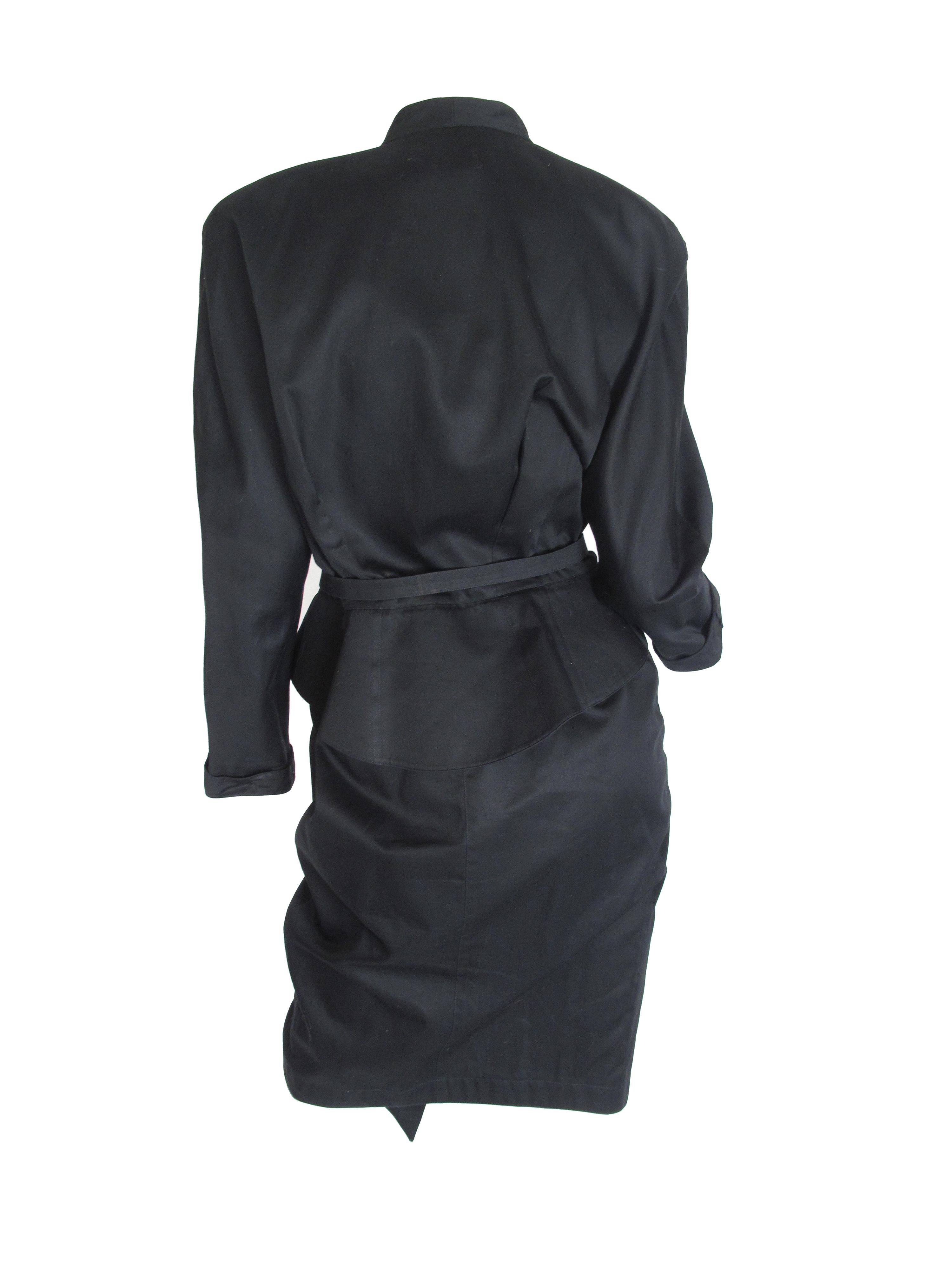 1990s Thierry Mugler black cotton dress. Condition: Good, some wear. Size 8