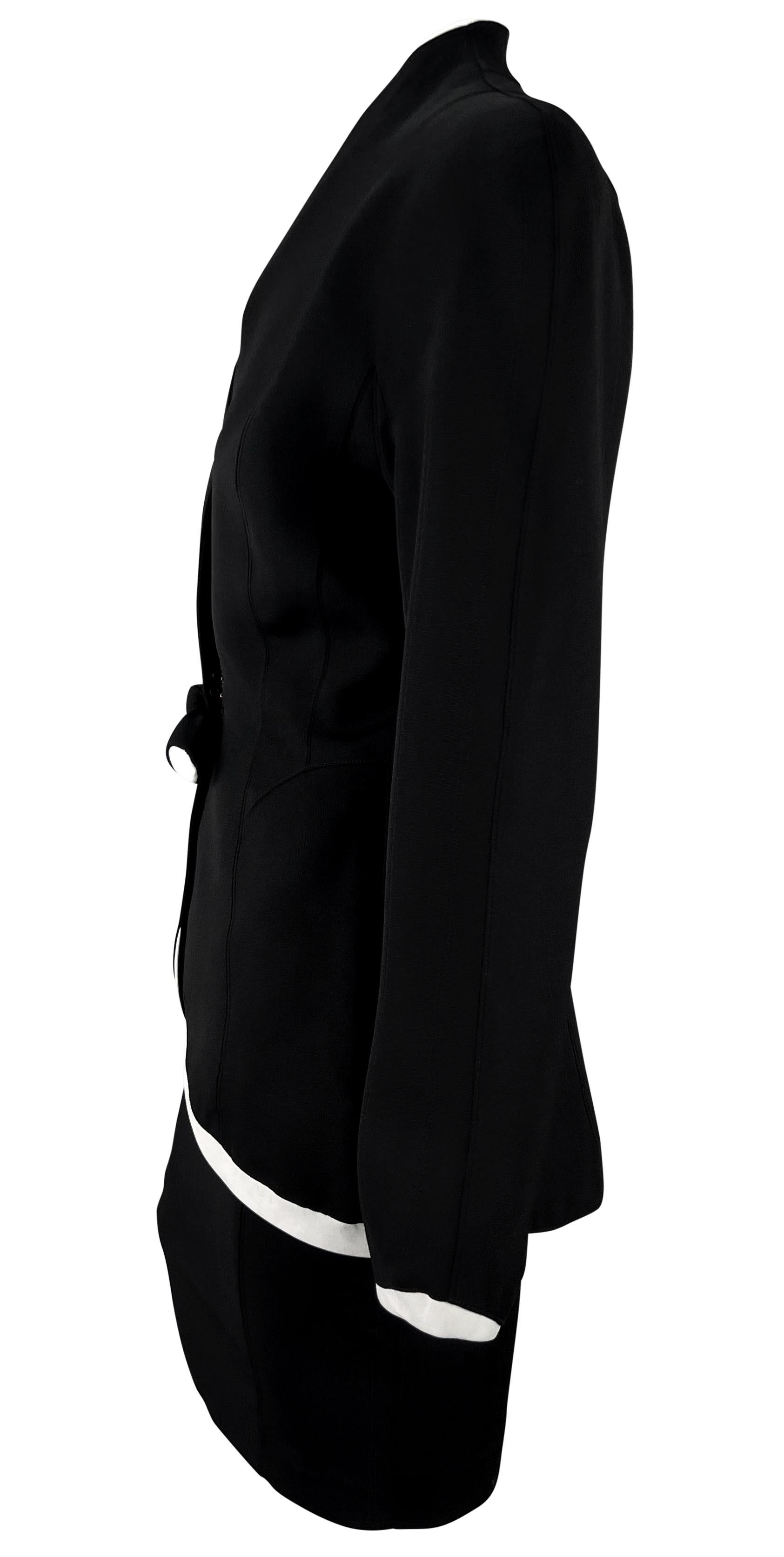 Nero Thierry Mugler anni '90, abito con gonna a fiocco asimmetrico scolpito bianco e nero in vendita