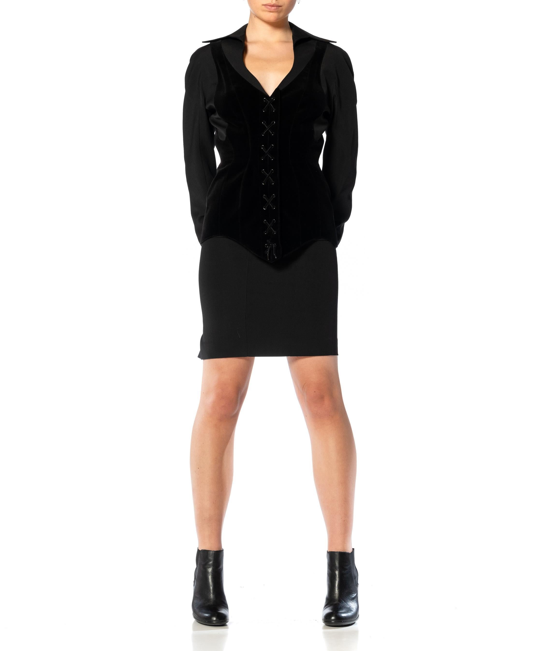 1990S THIERRY MUGLER Combinaison jupe en laine et velours noir avec faux corset lacé Deta en vente 2