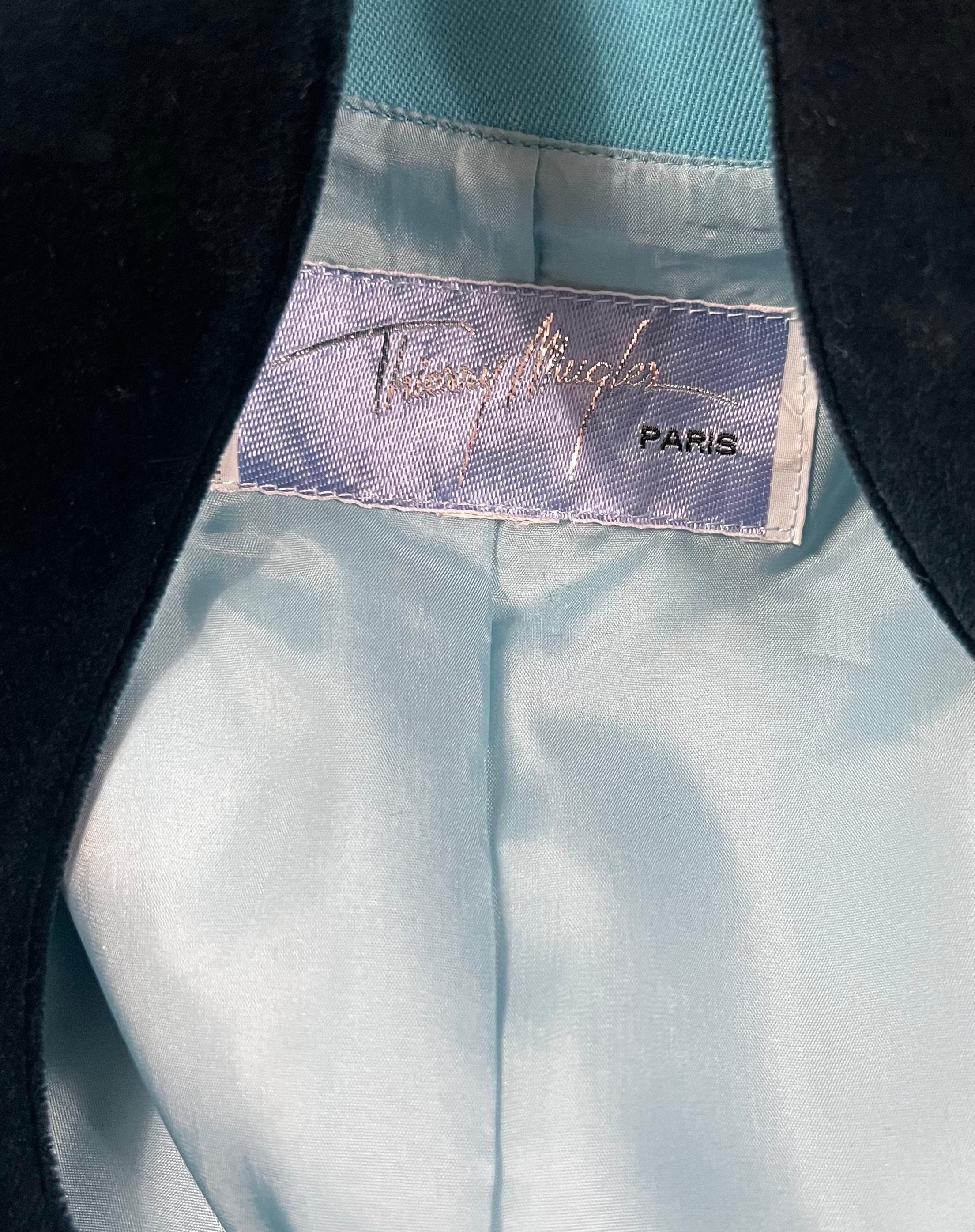 1990er Thierry Mugler Blauer Anzug mit Samtbesatz und Rock im Angebot 3