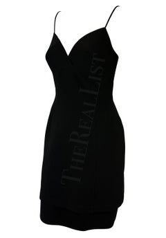 1990er Jahre: Thierry Mugler – Kleines schwarzes, gestuftes Mini-Slip-Kleid, Größe 42FR