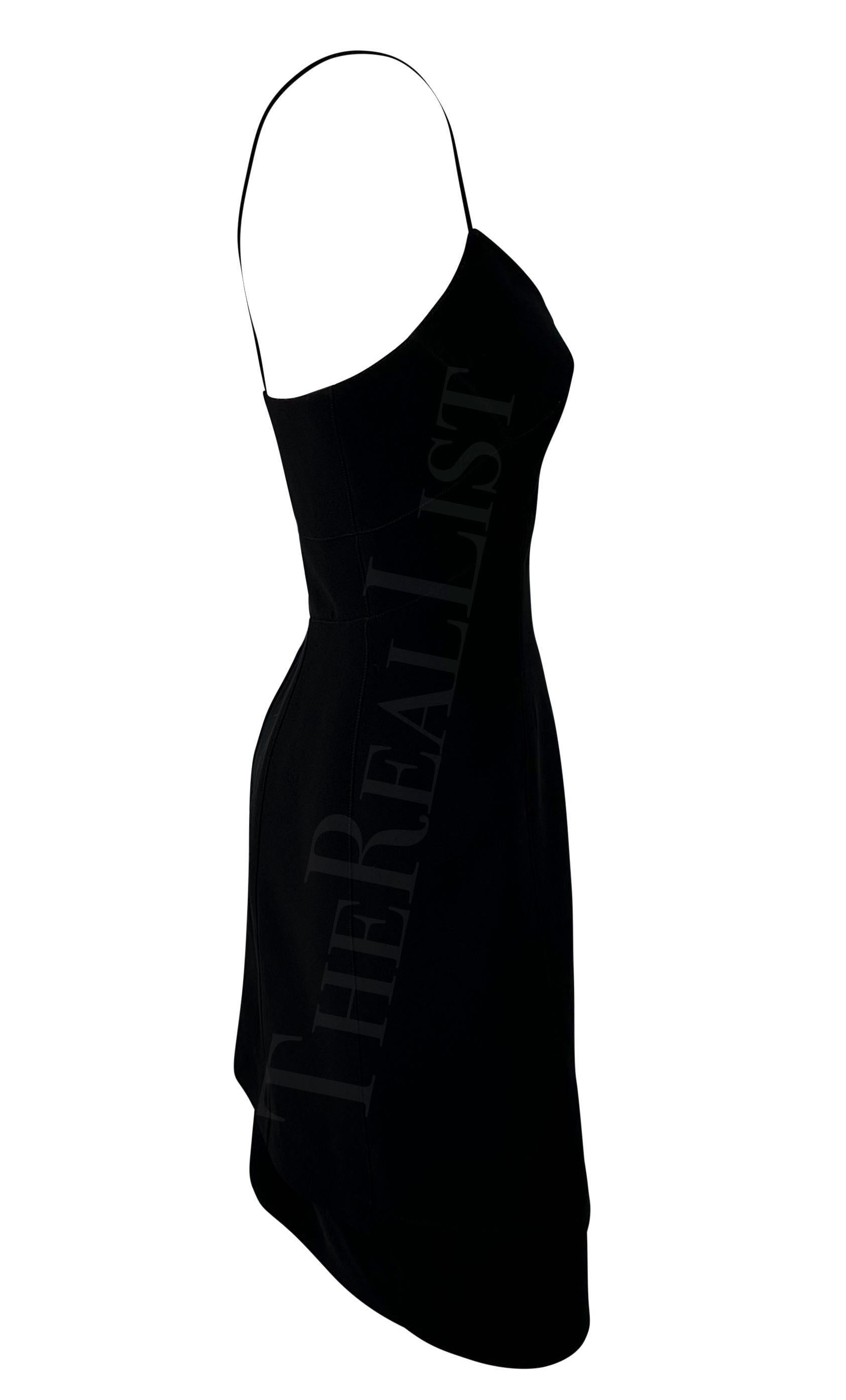 1990er Thierry Mugler Kleines schwarzes gestuftes Mini-Slipkleid Damen im Angebot