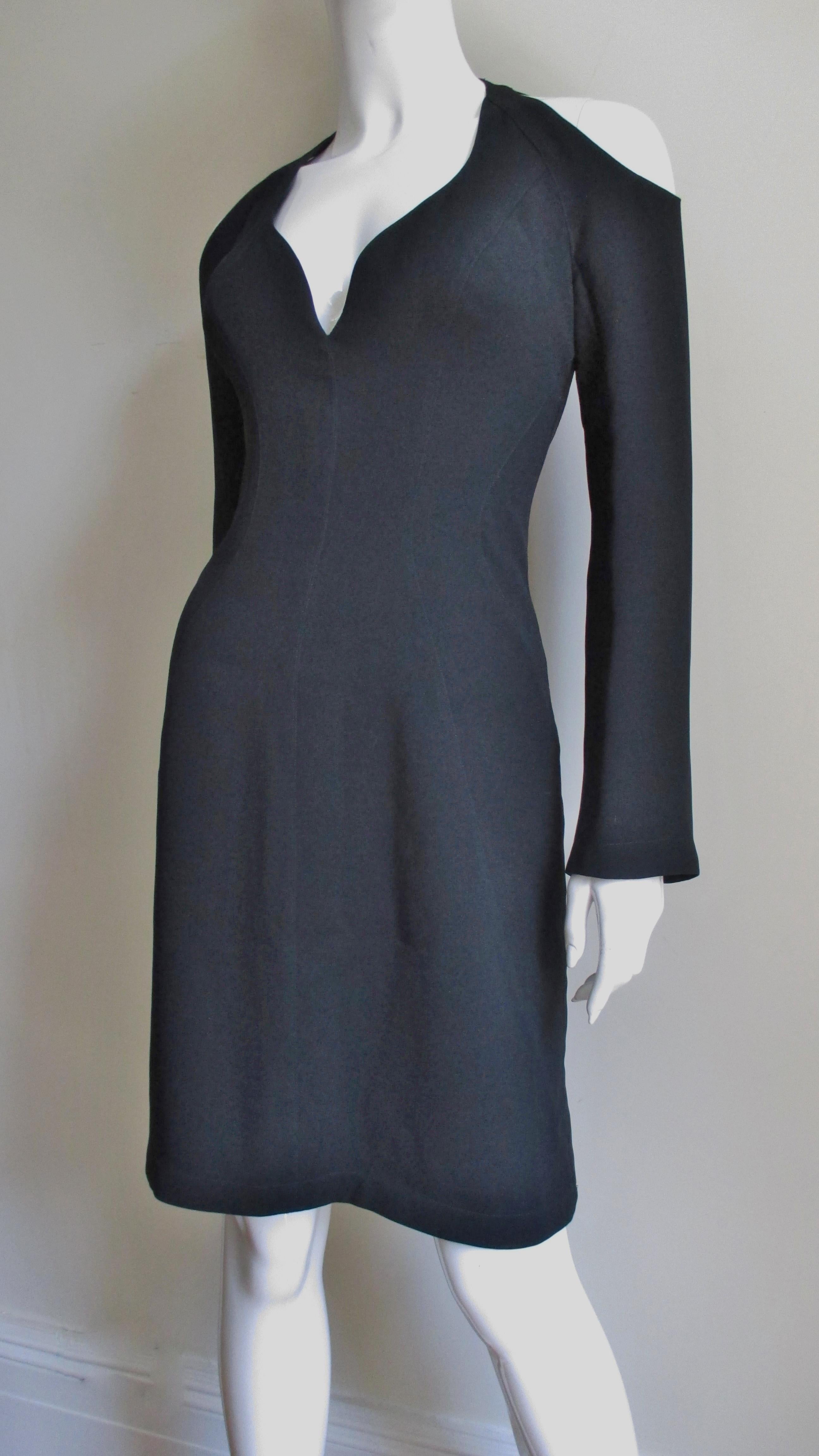 1990s Thierry Mugler Plunge Cold Shoulder Dress In Good Condition In Water Mill, NY