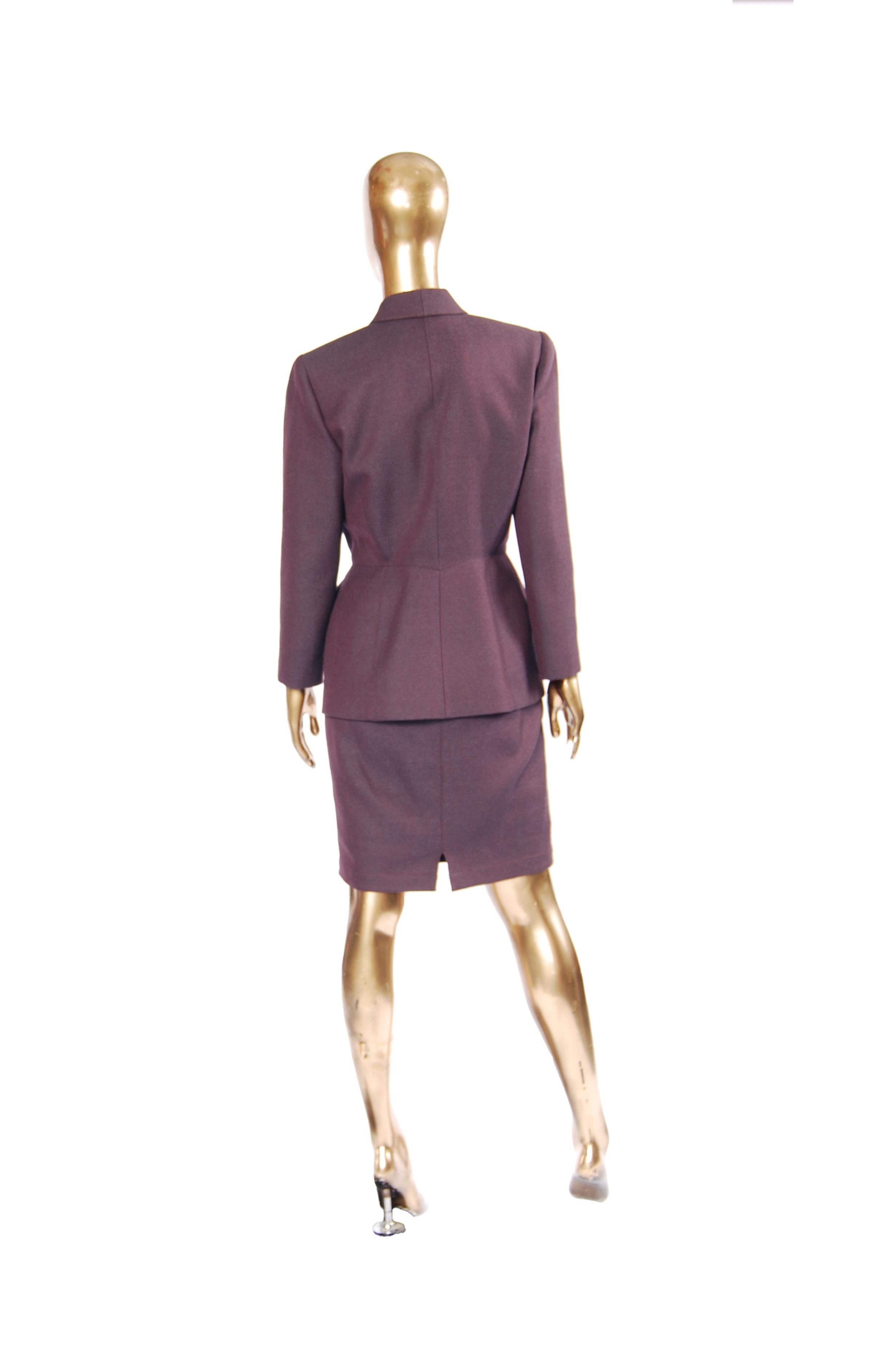 F/W 1998 Thierry Mugler Runway Burgundy Sculptural Skirt Suit with Metal Appliqu In Good Condition For Sale In London, GB