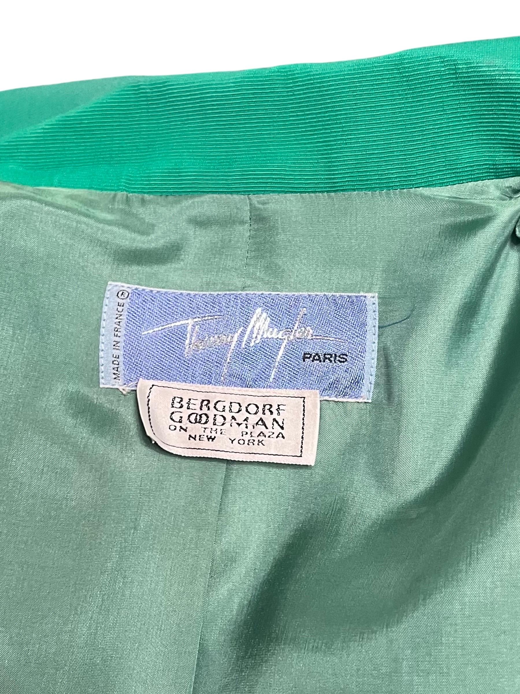 1990's Thierry Mugler Blazer Sculptural Vert Emeraude Vibrant en vente 4