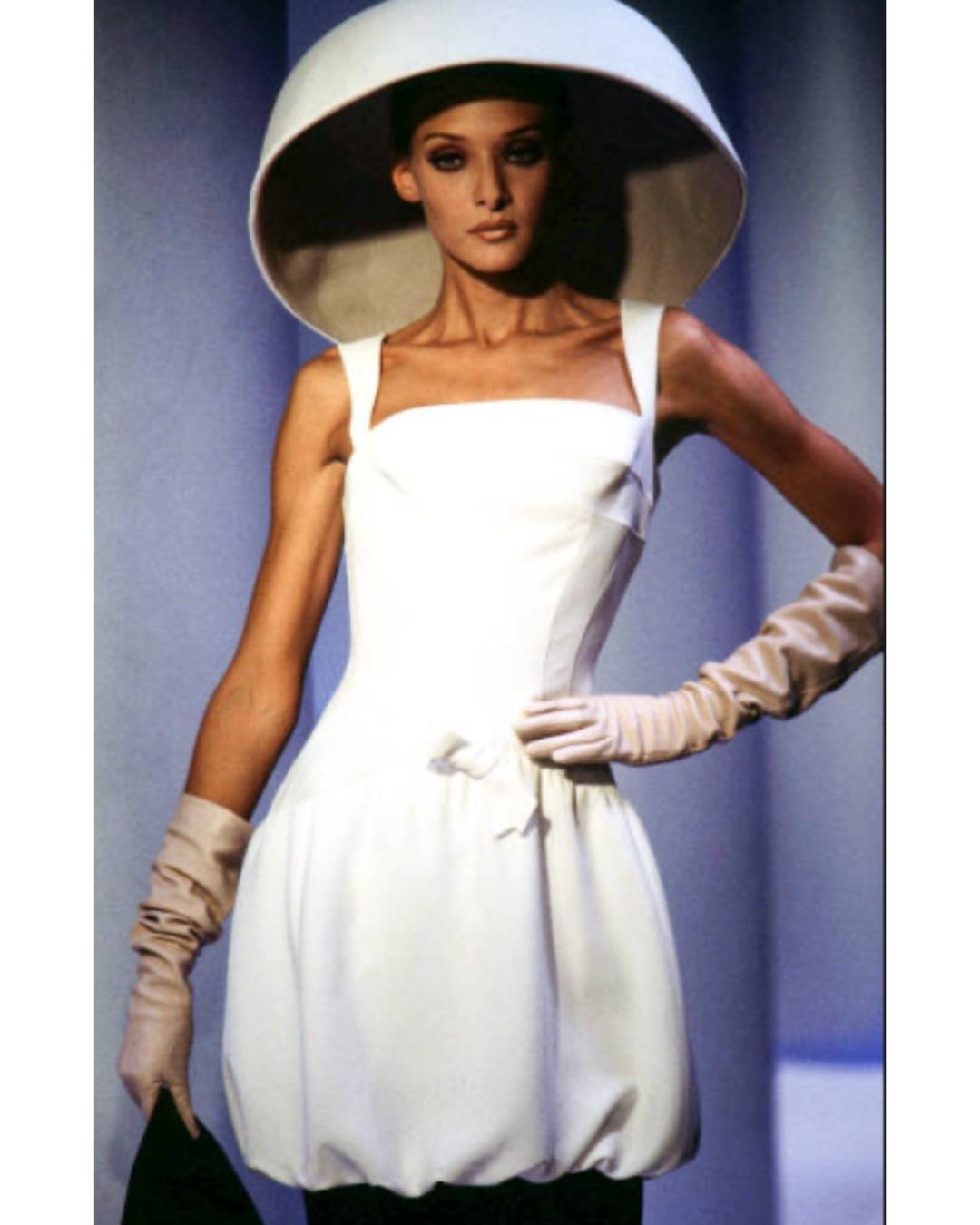 1990er Thierry Mugler Weißes Baumwollminikleid mit Gürteldetail im Angebot 2