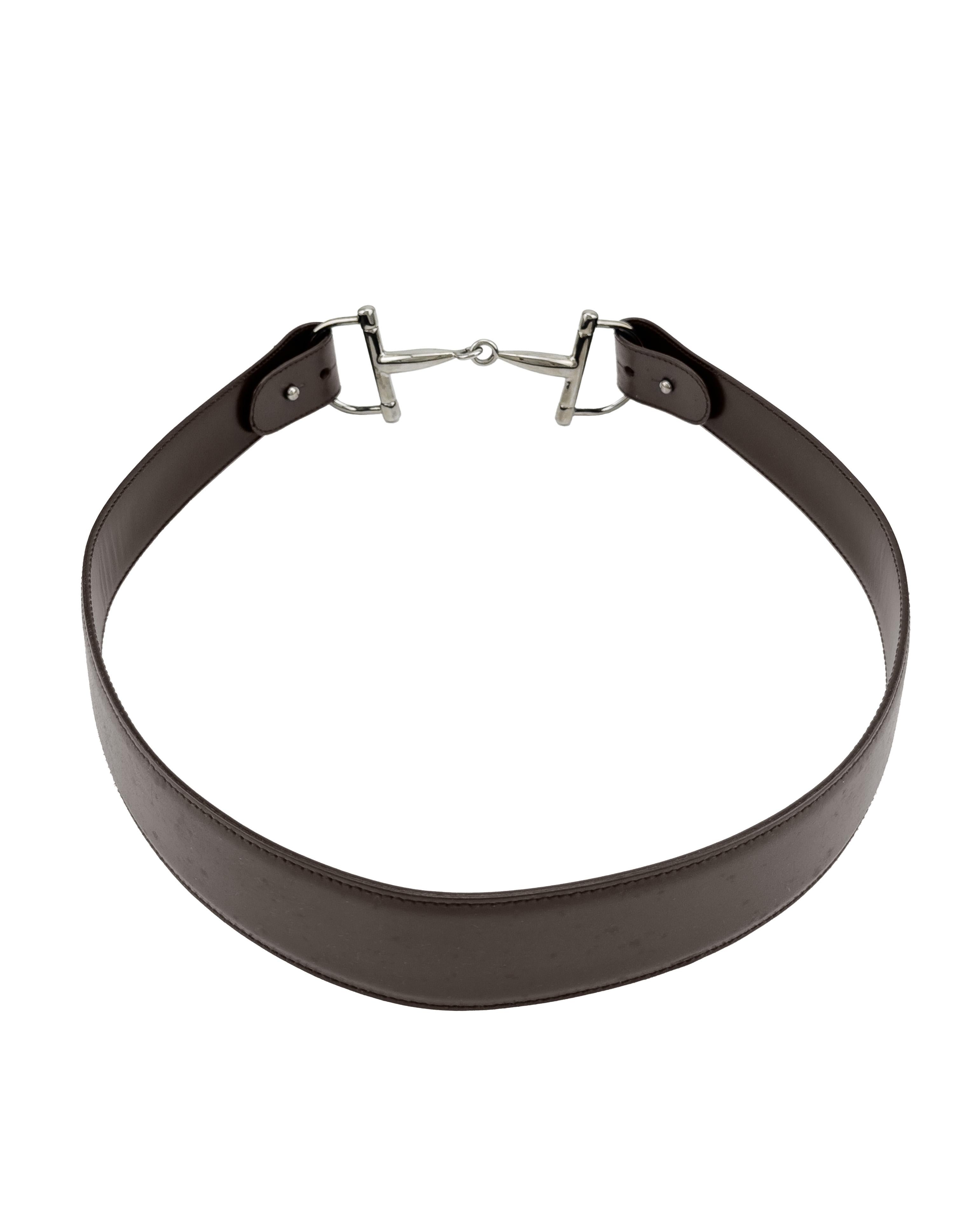 Cintura anni '90 Tom Ford for Gucci in pelle marrone cioccolato con fibbia a forma di cavallo d'argento In condizioni buone in vendita a Toronto, Ontario