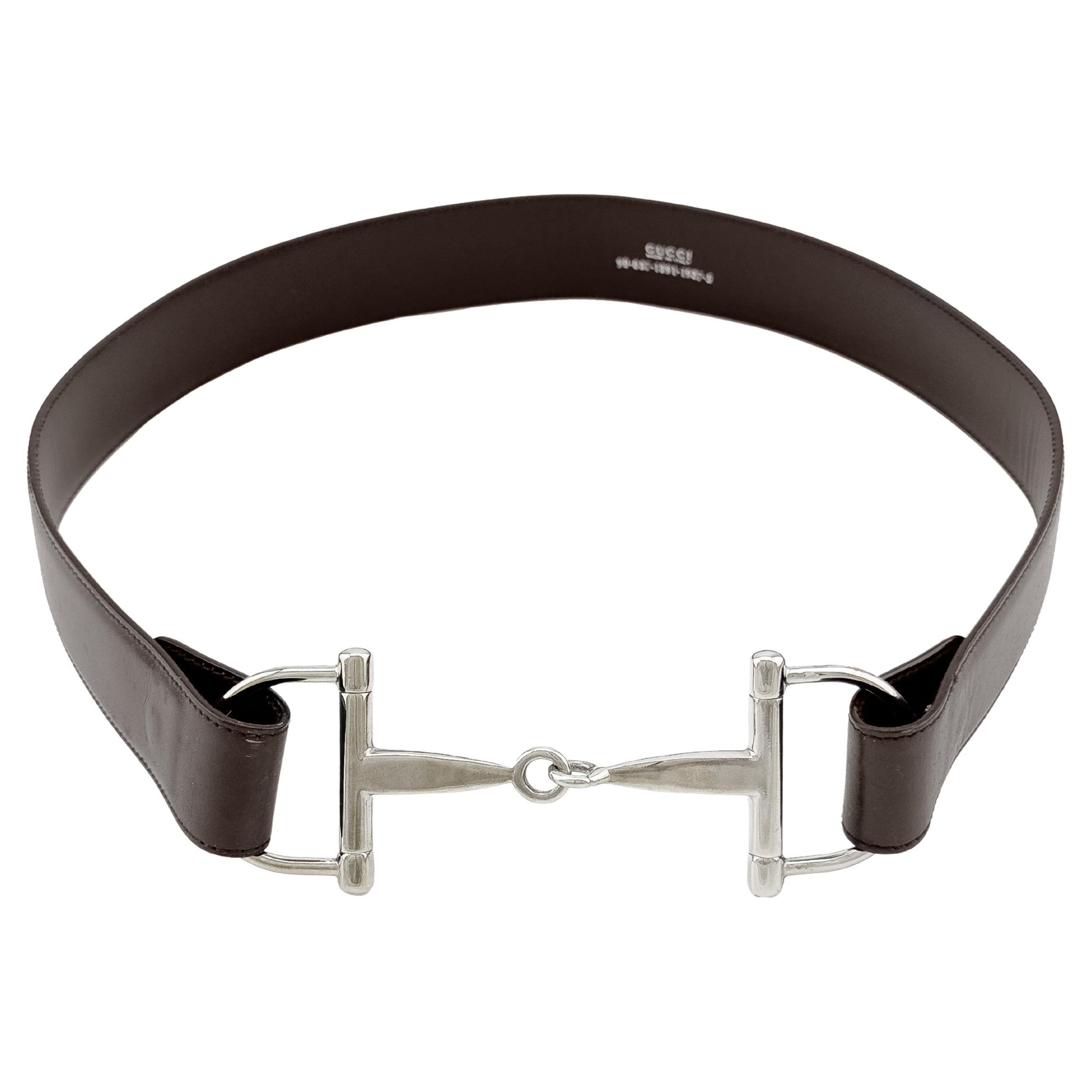 Cintura anni '90 Tom Ford for Gucci in pelle marrone cioccolato con fibbia a forma di cavallo d'argento in vendita