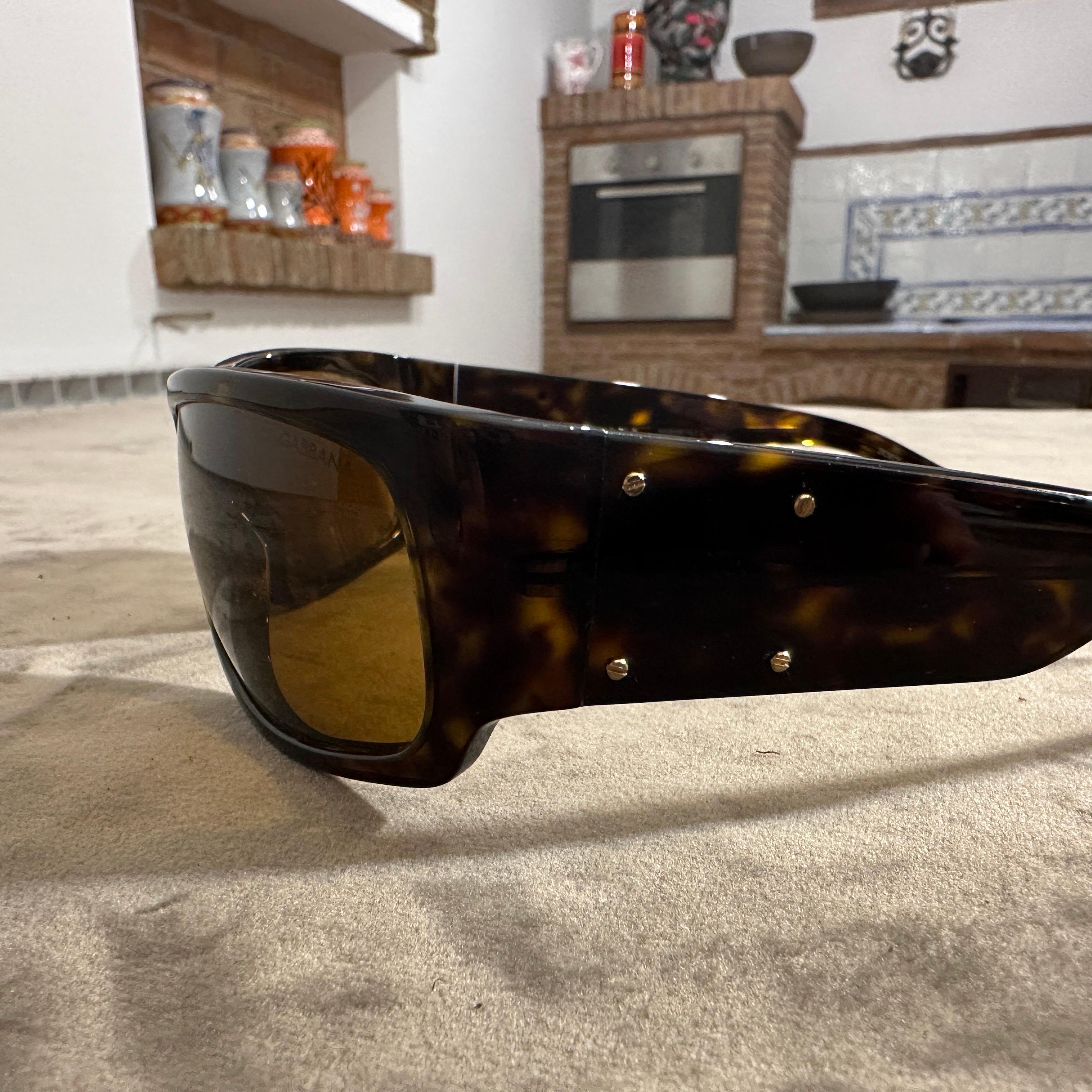 1990s Tortoiseshell Acetate Mask Sunglasses by Dolce & Gabbana For Sale 2