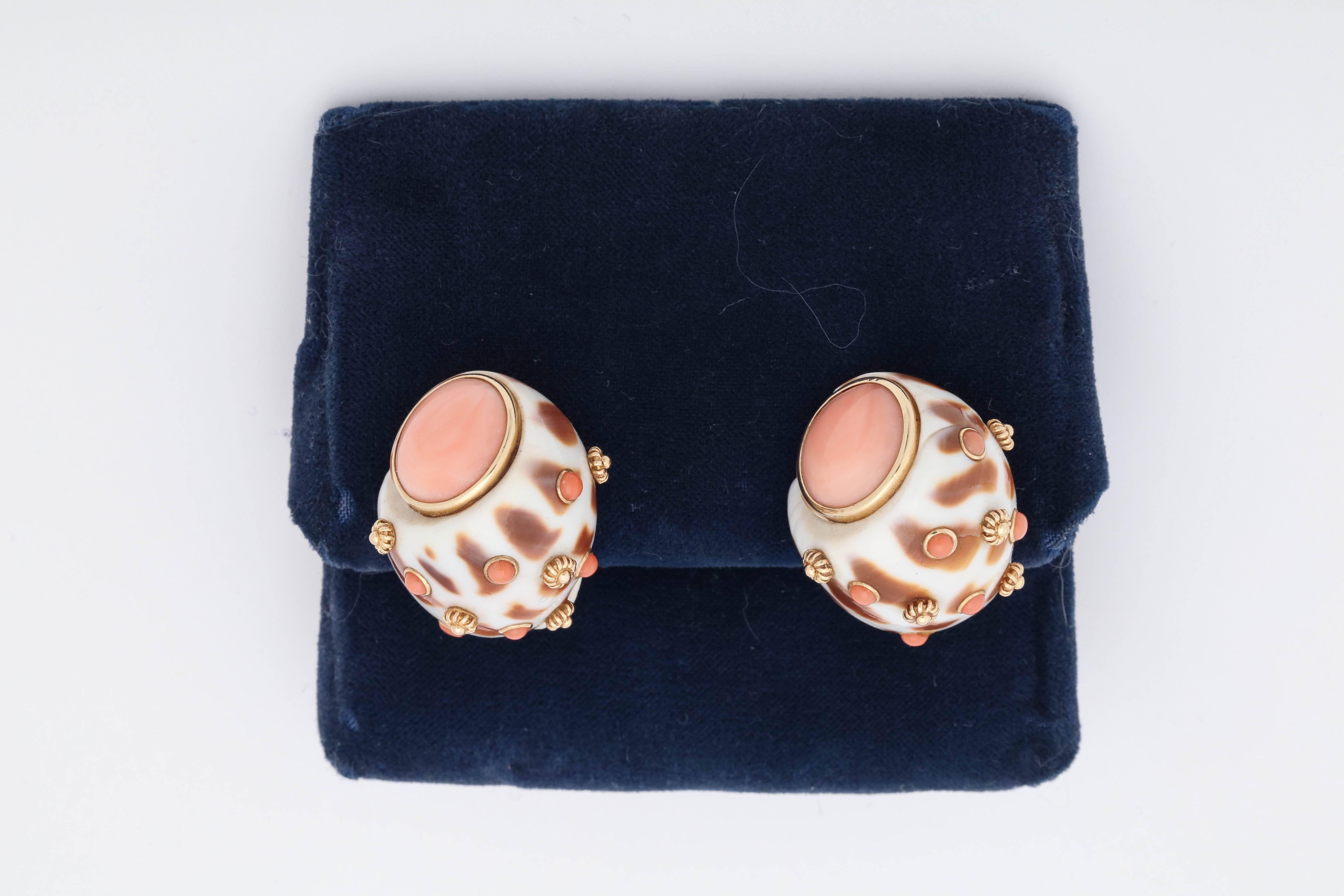Round Cut 1990s Trianon Angel Skin Coral with Animal Print Shell Design Gold Earclips