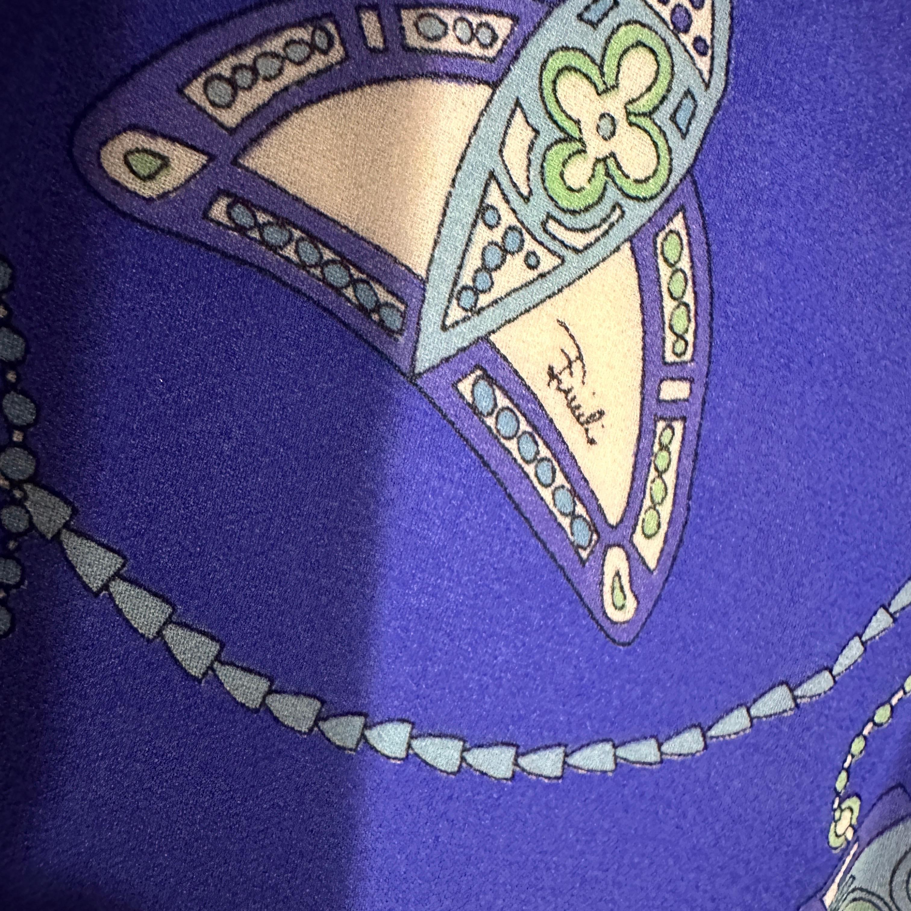 Sciarpa in seta blu di Emilio Pucci ispirata al Tribal Art degli anni '90 in vendita 9