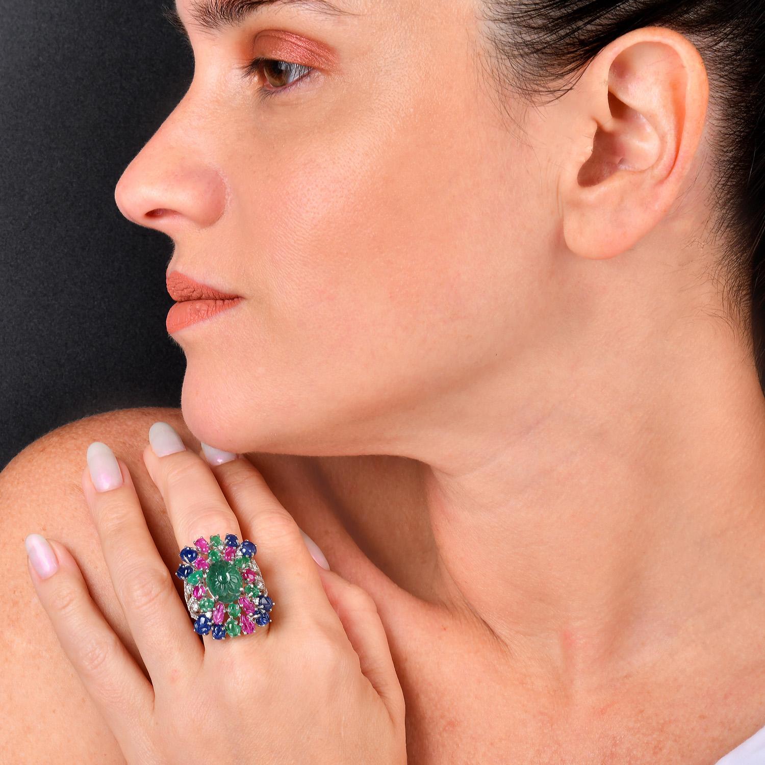 1990s Tutti Frutti 18K Gold Carved Floral Cocktail Ring 4