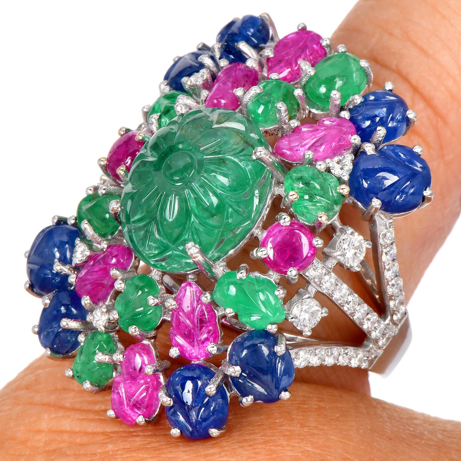 1990s Tutti Frutti 18K Gold Carved Floral Cocktail Ring 3
