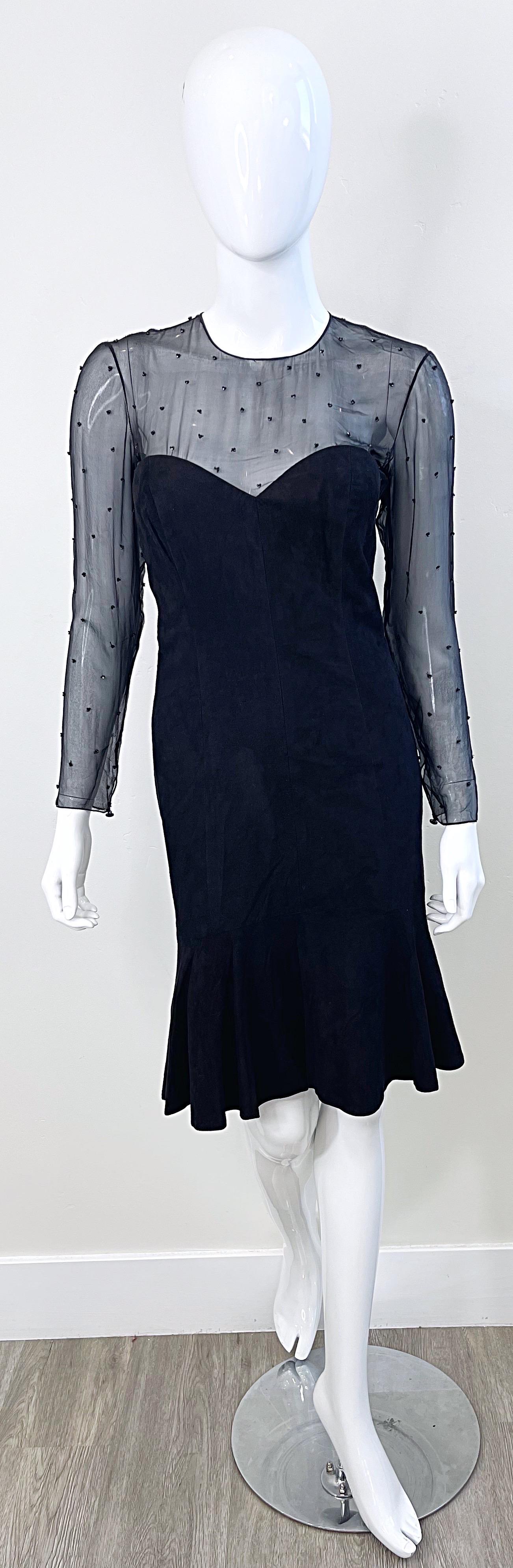 1990 Vakko Size 4 Suede Noir Cuir Chiffon perlé Vintage 90s Bodycon Dress Excellent état - En vente à San Diego, CA