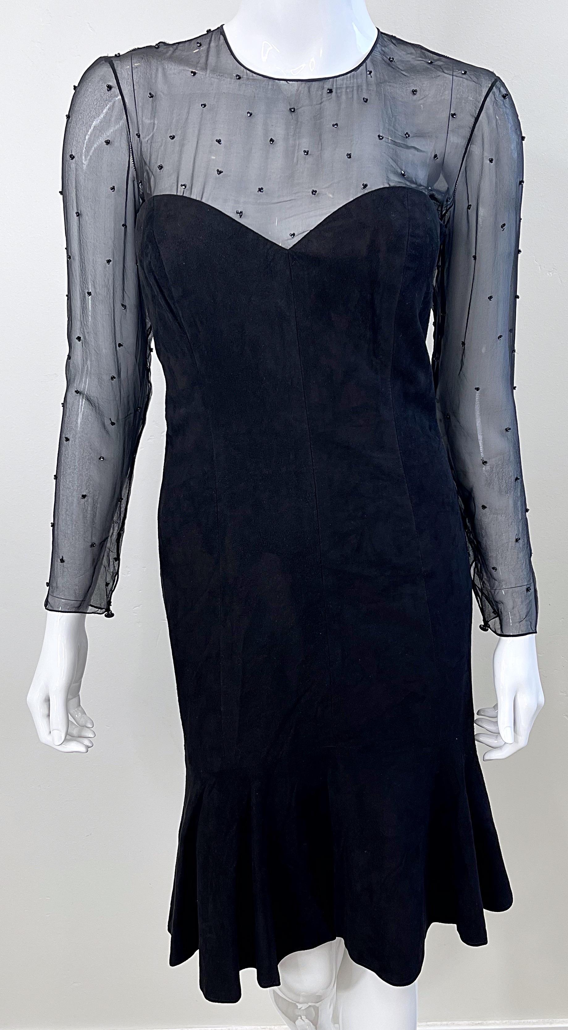 1990s Vakko Taglia 4 Nero Pelle Scamosciata Chiffon Perline Vintage 90s Bodycon Dress in vendita 3