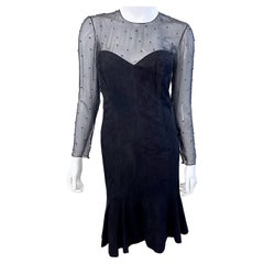 1990er Vakko Vintage 90er Bodycon-Kleid aus schwarzem Wildleder und Chiffon mit Perlen Größe 4