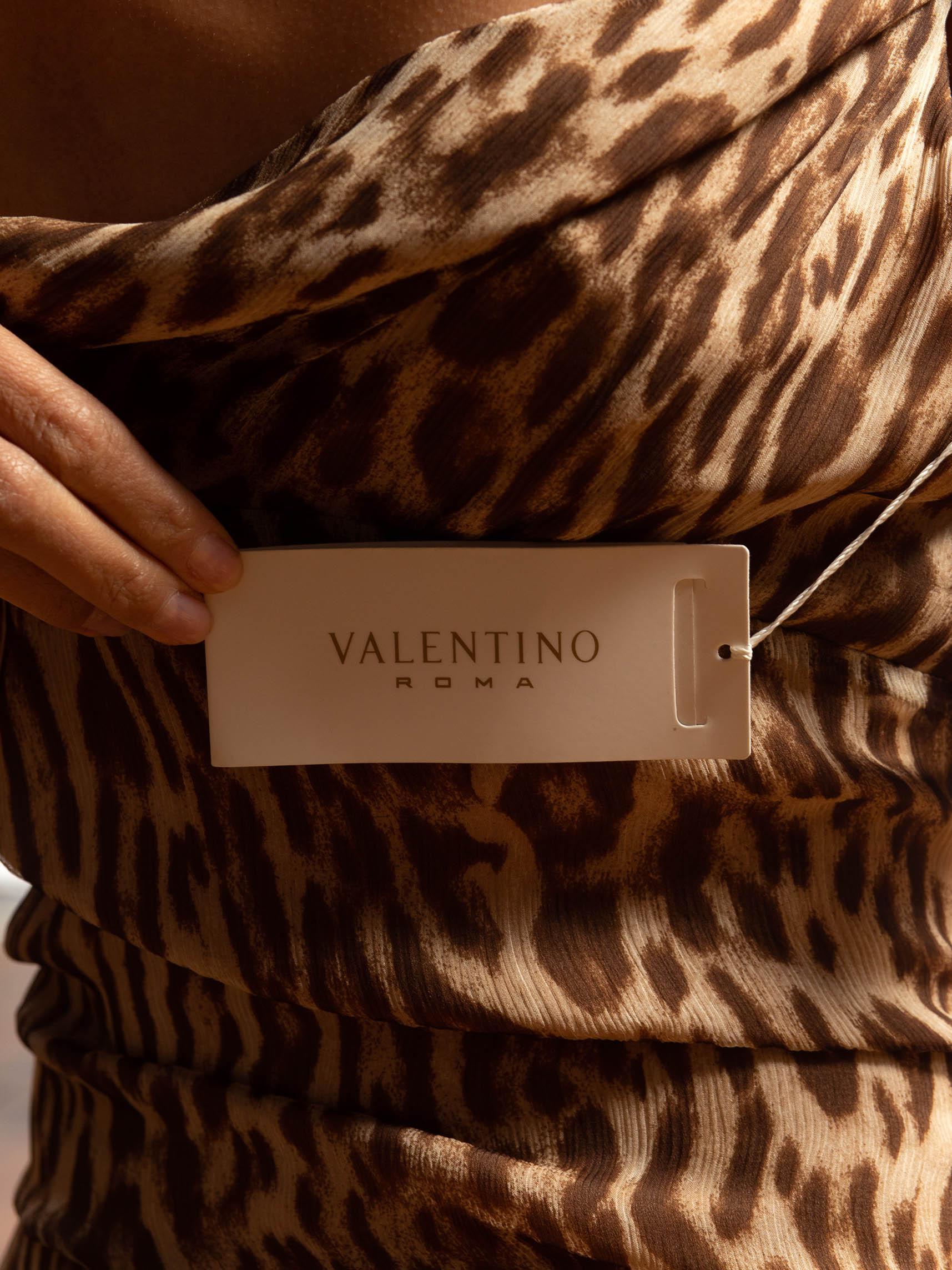 VALENTINO - Robe en polyester marron et crème à imprimé animal, neuve avec étiquettes, années 1990 en vente 4
