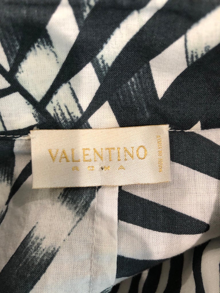 1990s Valentino Black and White Palm Print Cotton Long Bell Sleeve Shirt Blouse For Sale 13