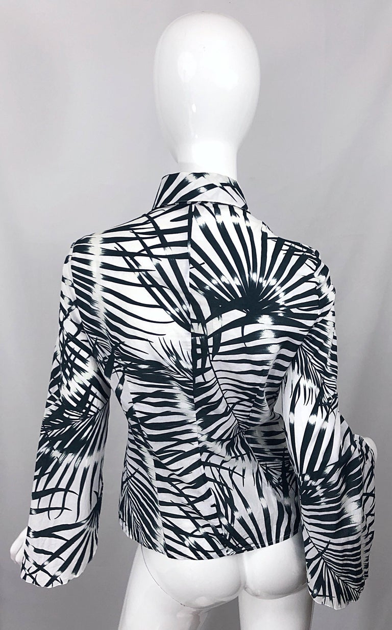 1990s Valentino Black and White Palm Print Cotton Long Bell Sleeve Shirt Blouse In Excellent Condition For Sale In San Diego, CA