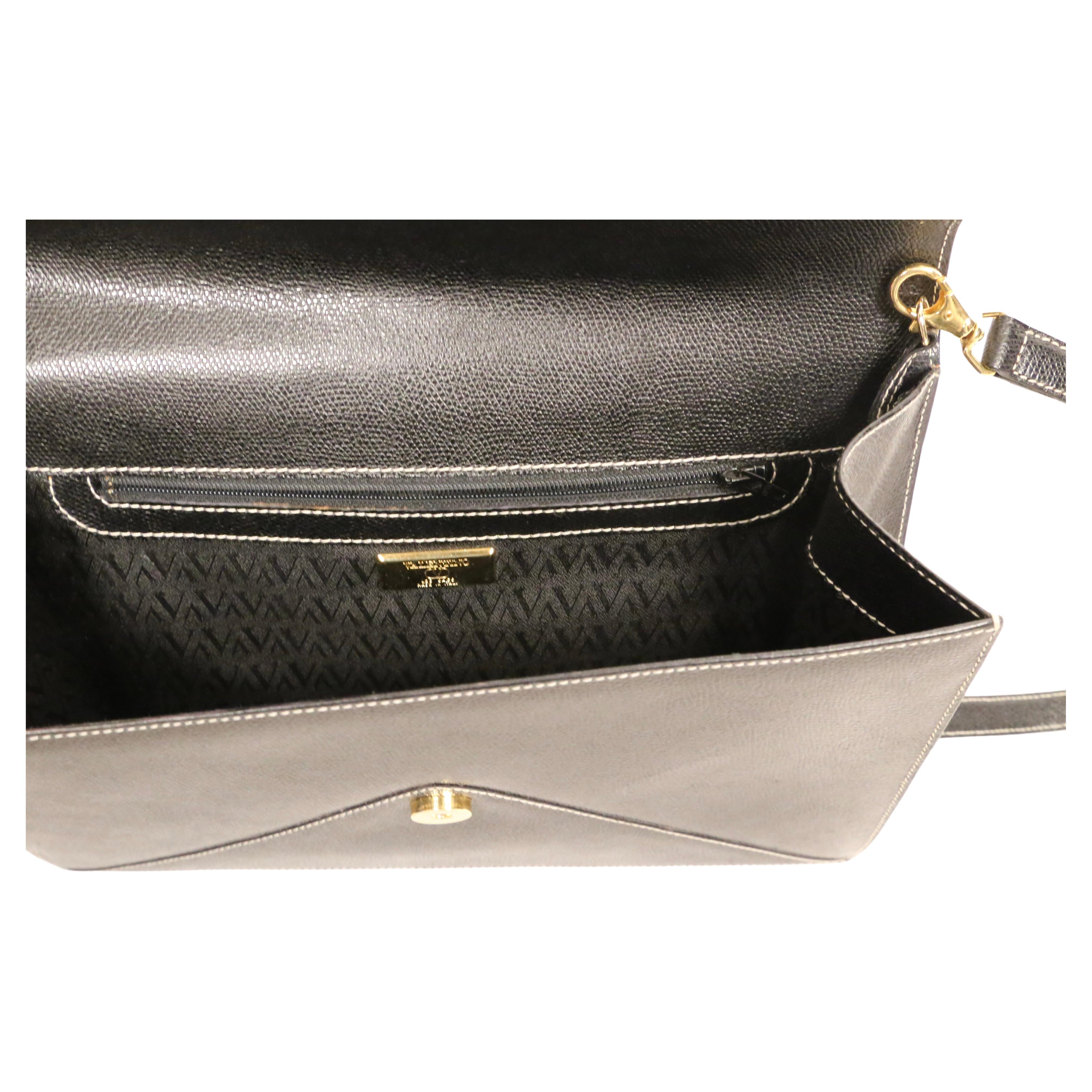  1990's VALENTINO black textured leather convertible 'envelope' clutch bag For Sale 2