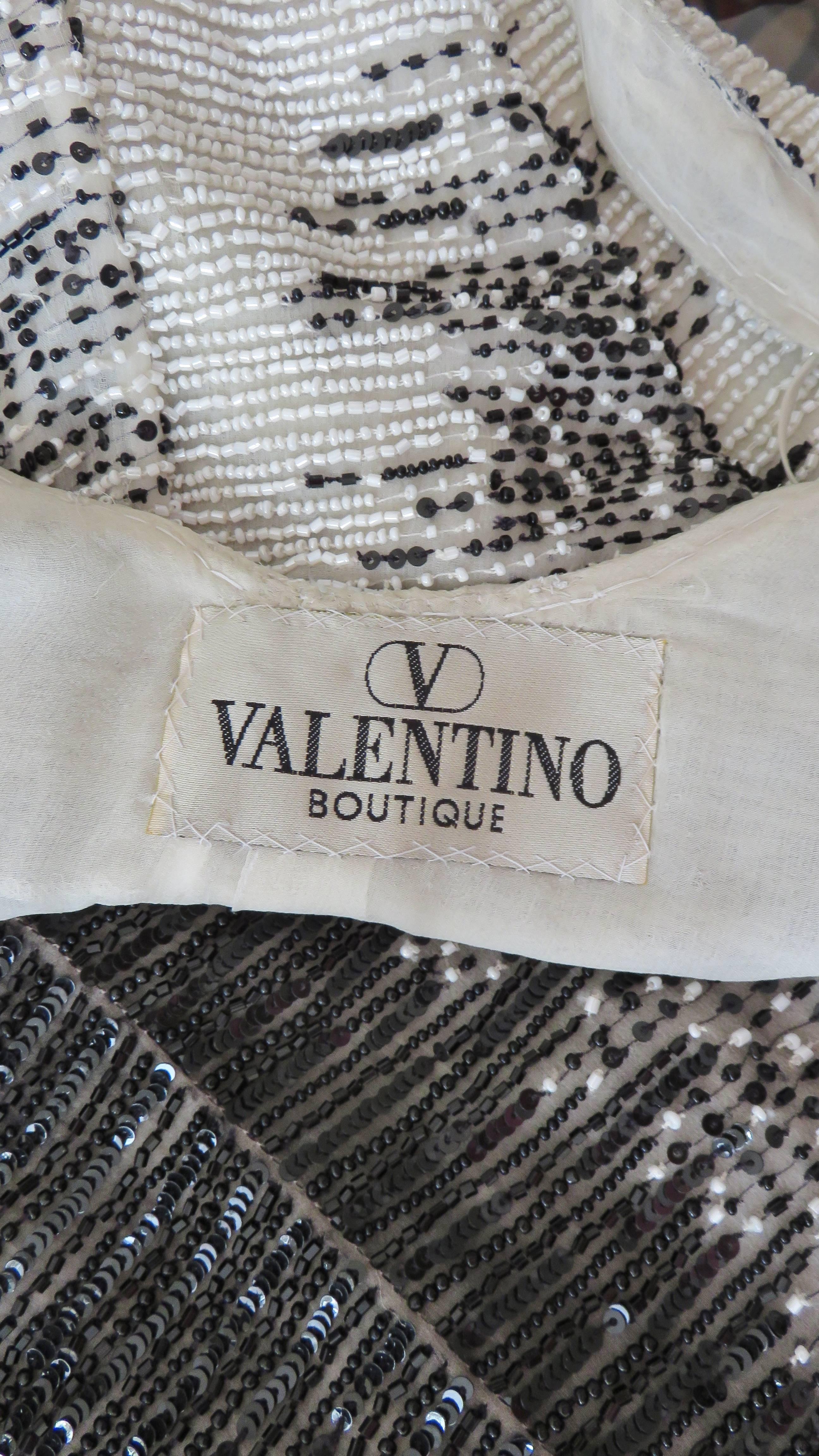 Valentino Boutique - Robe perlée noire et blanche en vente 8