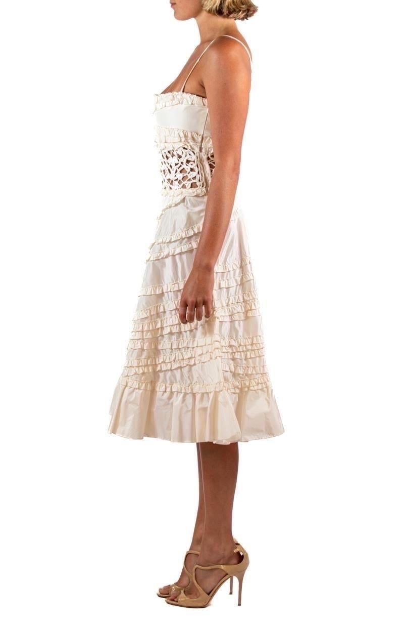 1990S Valentino Cream Ruffled Silk Taffeta & Lace Cocktail Dress In Excellent Condition For Sale In New York, NY