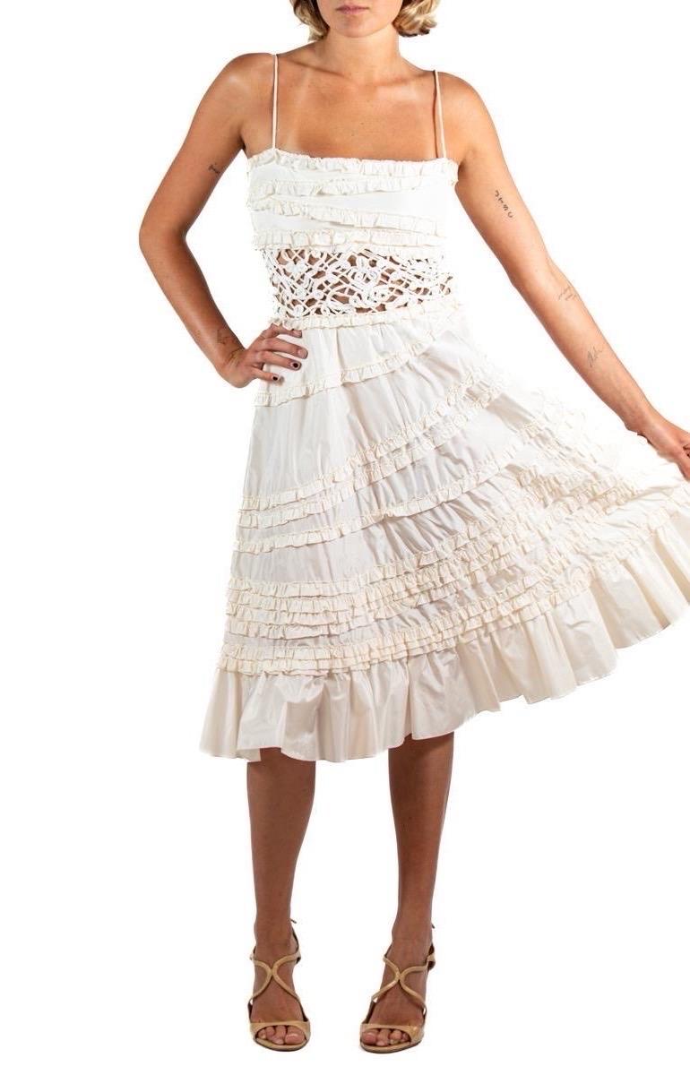 1990S Valentino Cream Ruffled Silk Taffeta & Lace Cocktail Dress For Sale 1