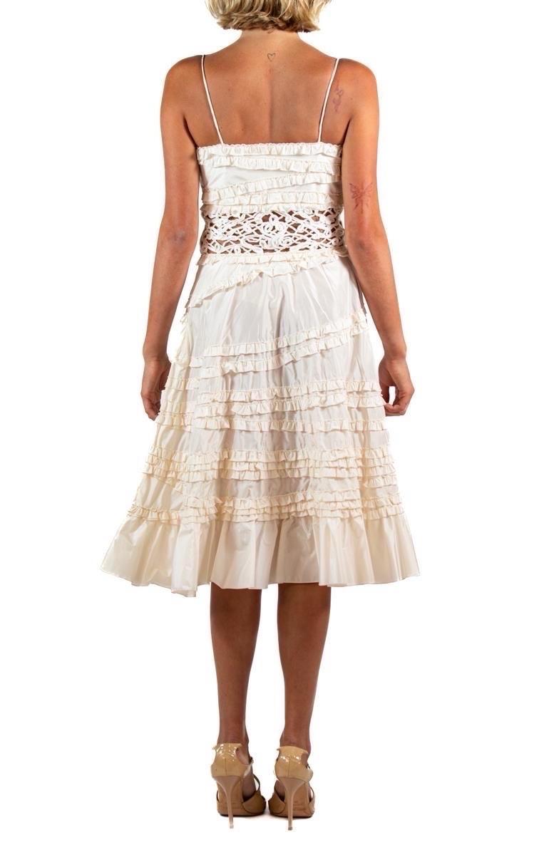 1990S Valentino Cream Ruffled Silk Taffeta & Lace Cocktail Dress For Sale 2