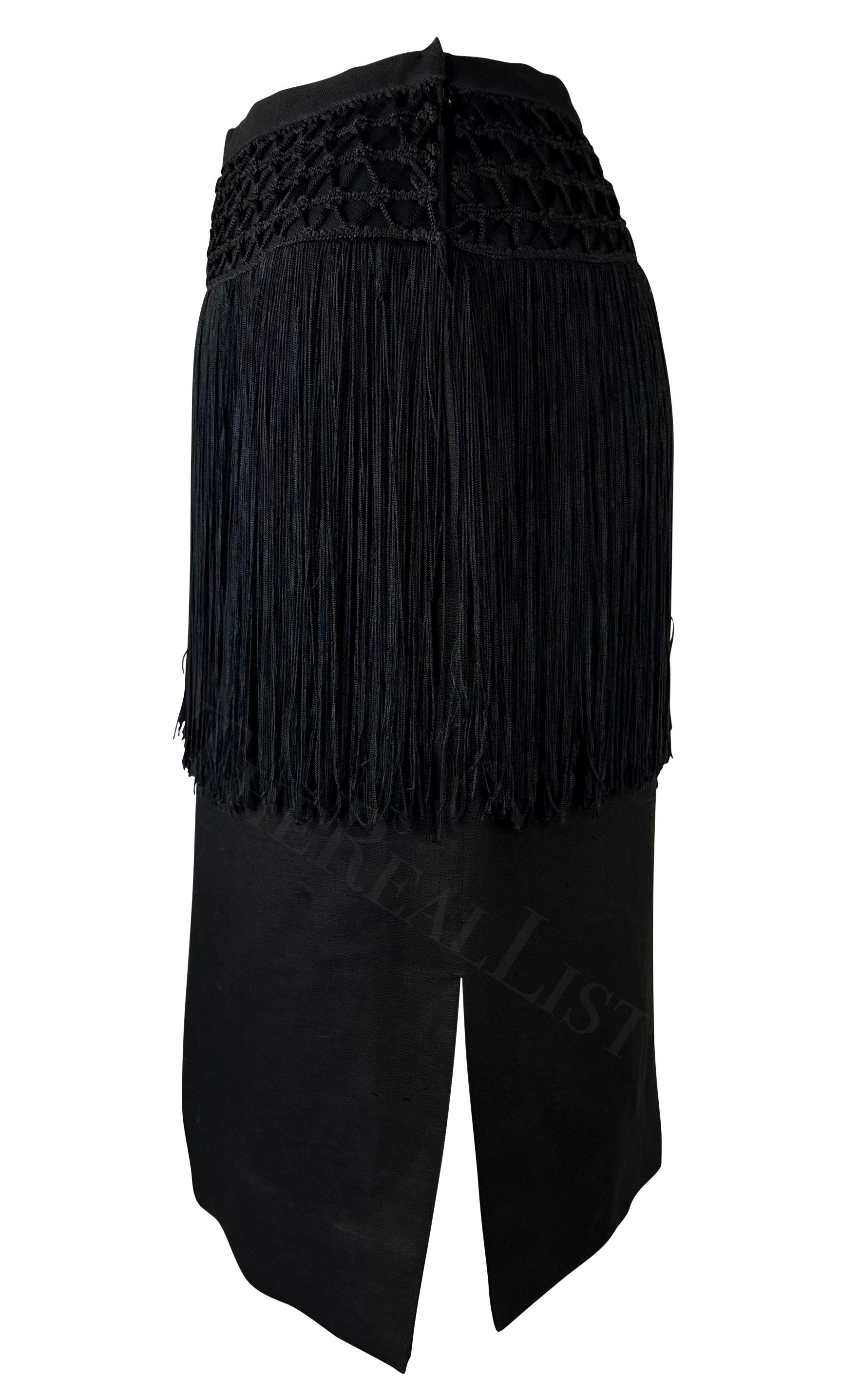 1990s Valentino Garavani Black Crochet Fringe Linen Pencil Skirt In Excellent Condition For Sale In West Hollywood, CA