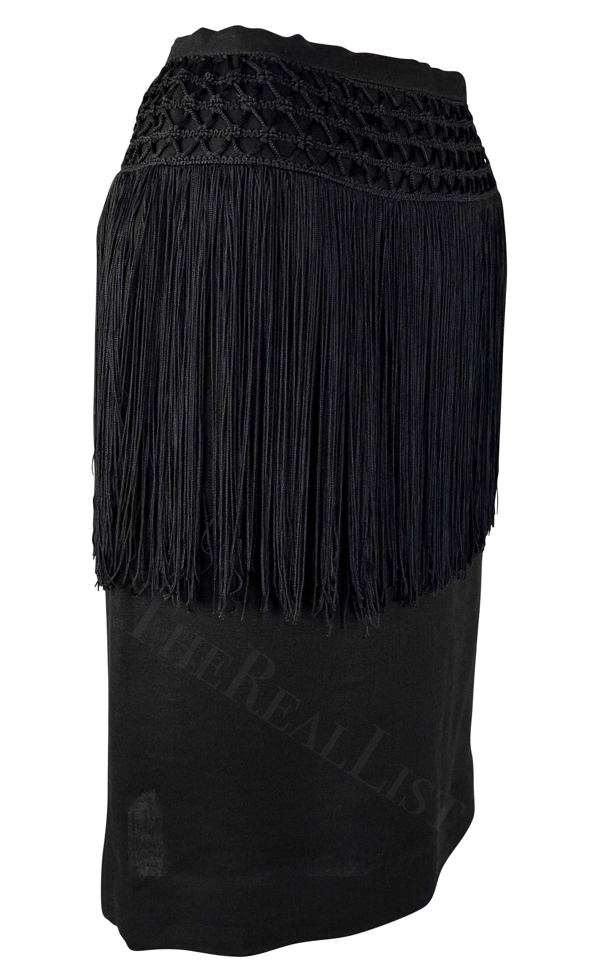 1990s Valentino Garavani Black Crochet Fringe Linen Pencil Skirt For Sale 3