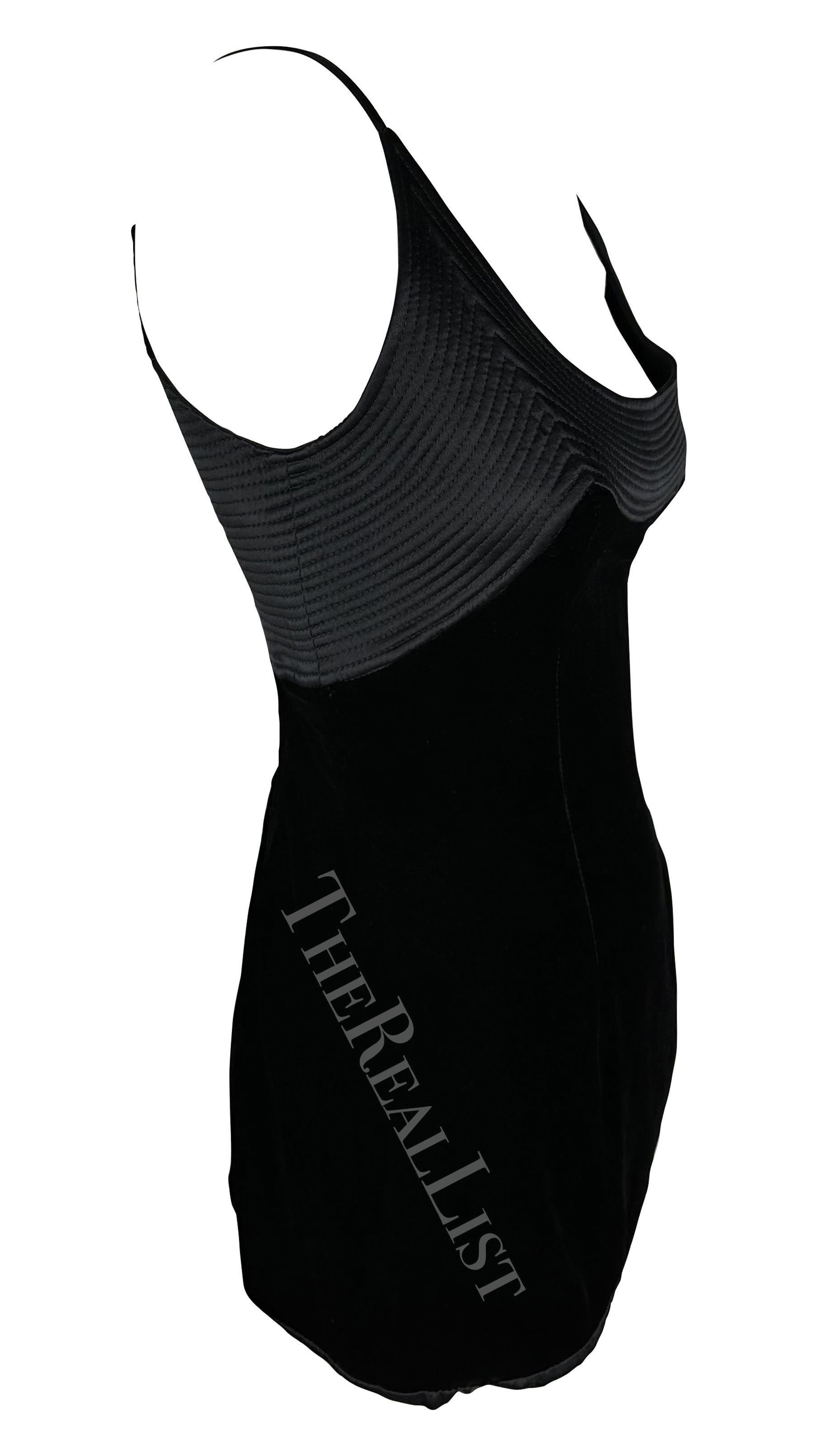 1990 Valentino Garavani Canotta ricamata in velluto nero in vendita 1