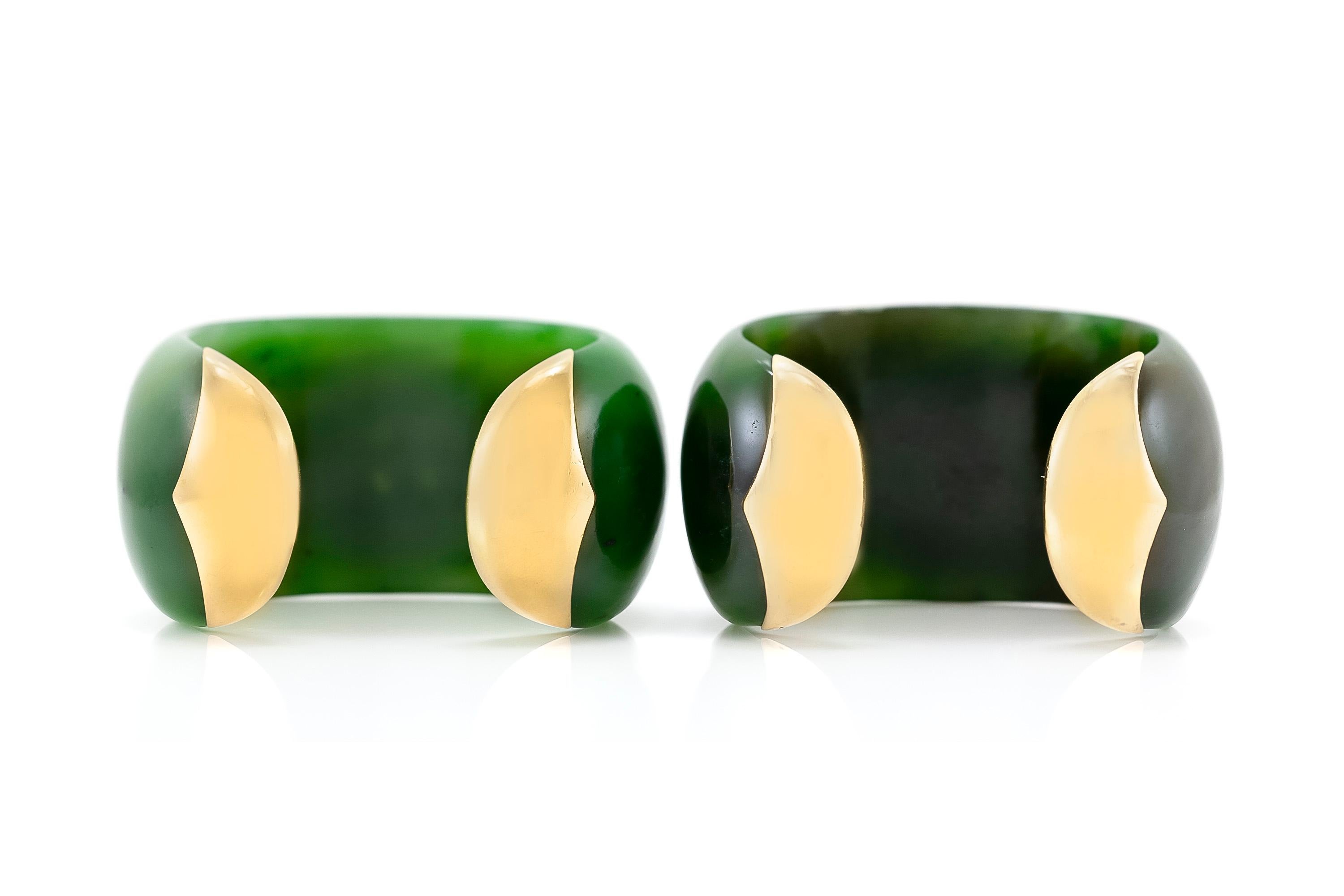 Manschettenarmbänder aus grüner Jade mit Malteserkreuz von Verdura Damen im Angebot