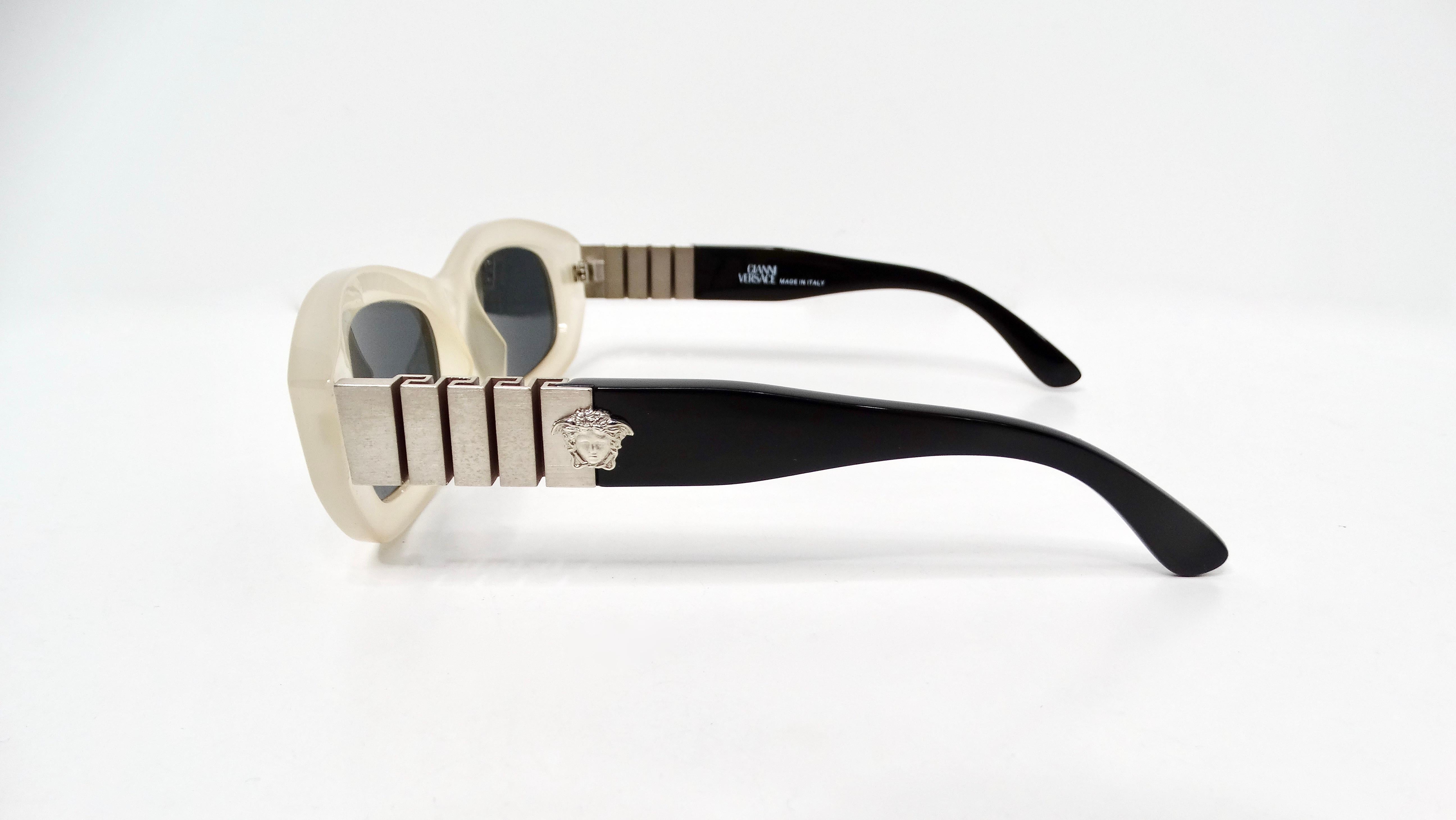 1990s Versace Off White Oval Frame Silver-Tone Medusa Sunglasses In Good Condition In Scottsdale, AZ