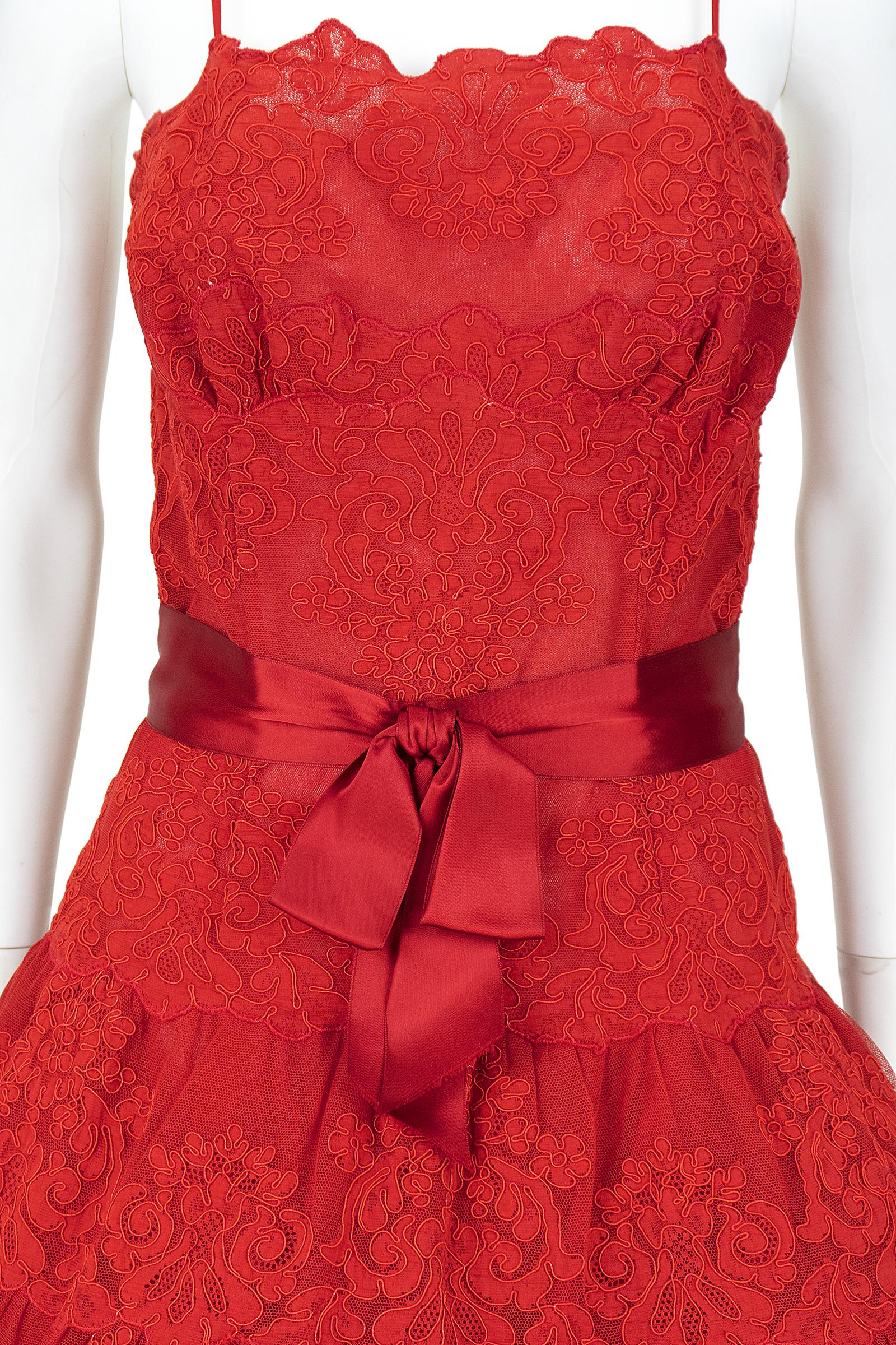 Women's Vicky Tiel Couture Circa 1990s Red Lace Cocktail Dress For Sale