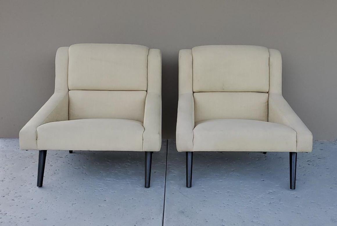 1990s Vintage Barely Yellow Upholstered club chairs / Lounge Chairs- a Pair

2 Large Vintage Barely Yellowish Upholstered Lounge Chairs or Club Chairs.

Comfortable and Sturdy Lounge Chairs With Original Upholstery. The Original Upholstery Is A