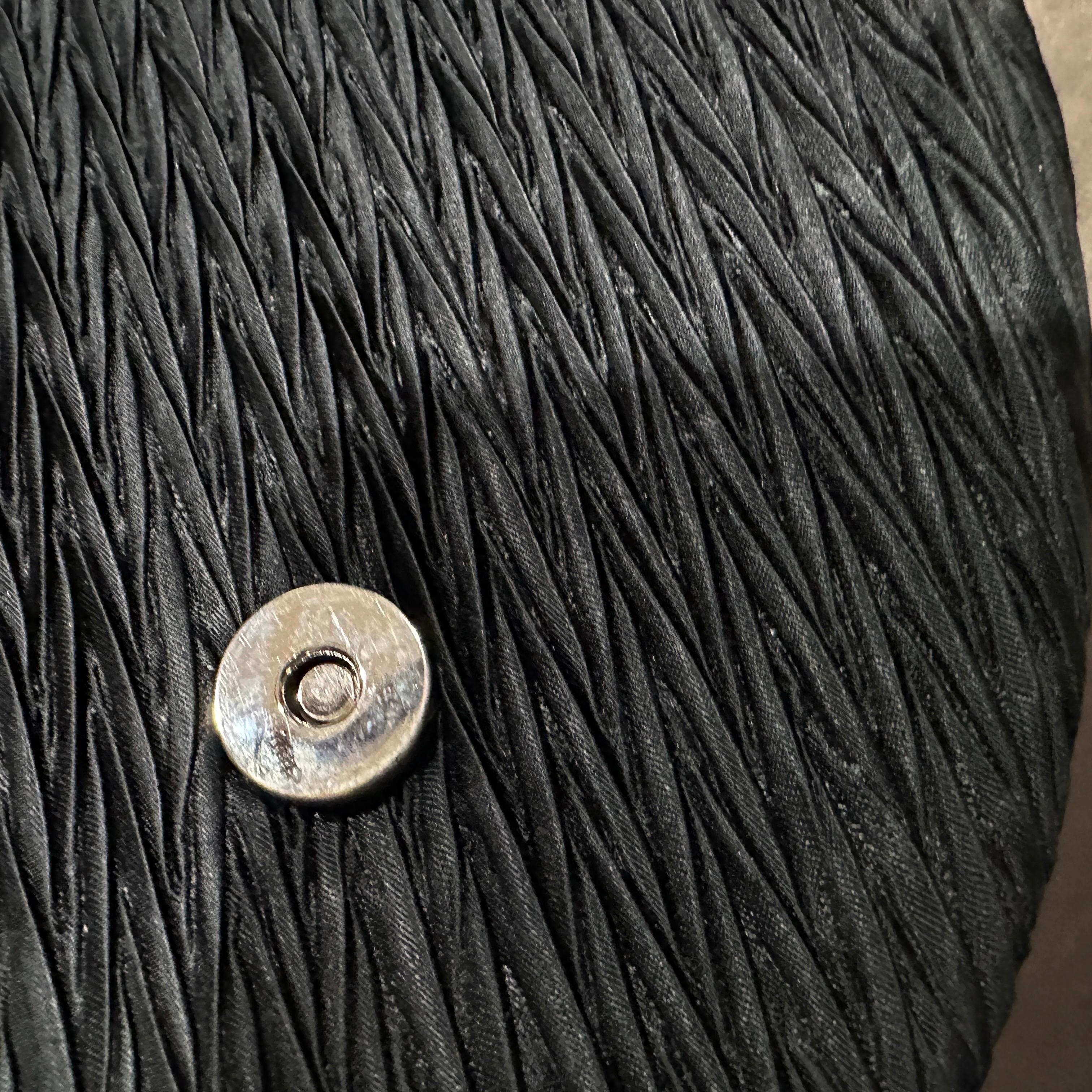 Sac à main en soie noire vintage des années 1990 de Van Cleef & Arpels en vente 4
