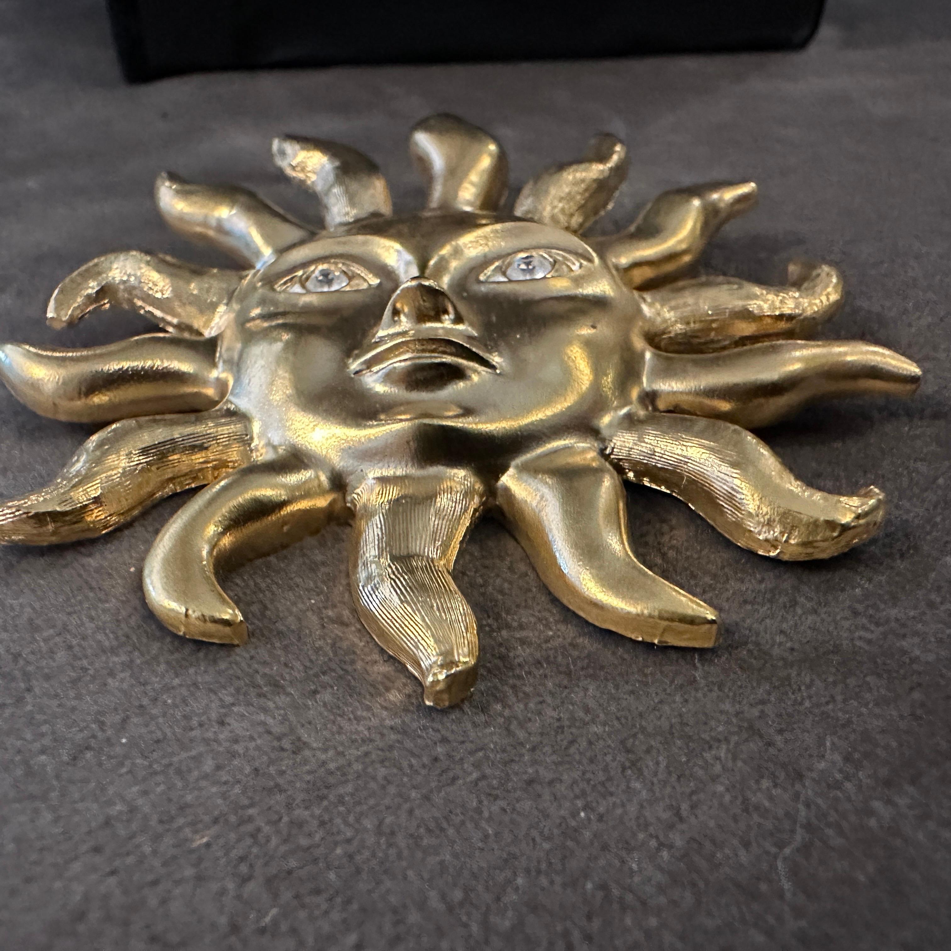 Moderne 1990S Vintage Brass Italian Sun Brooch by Avon en vente