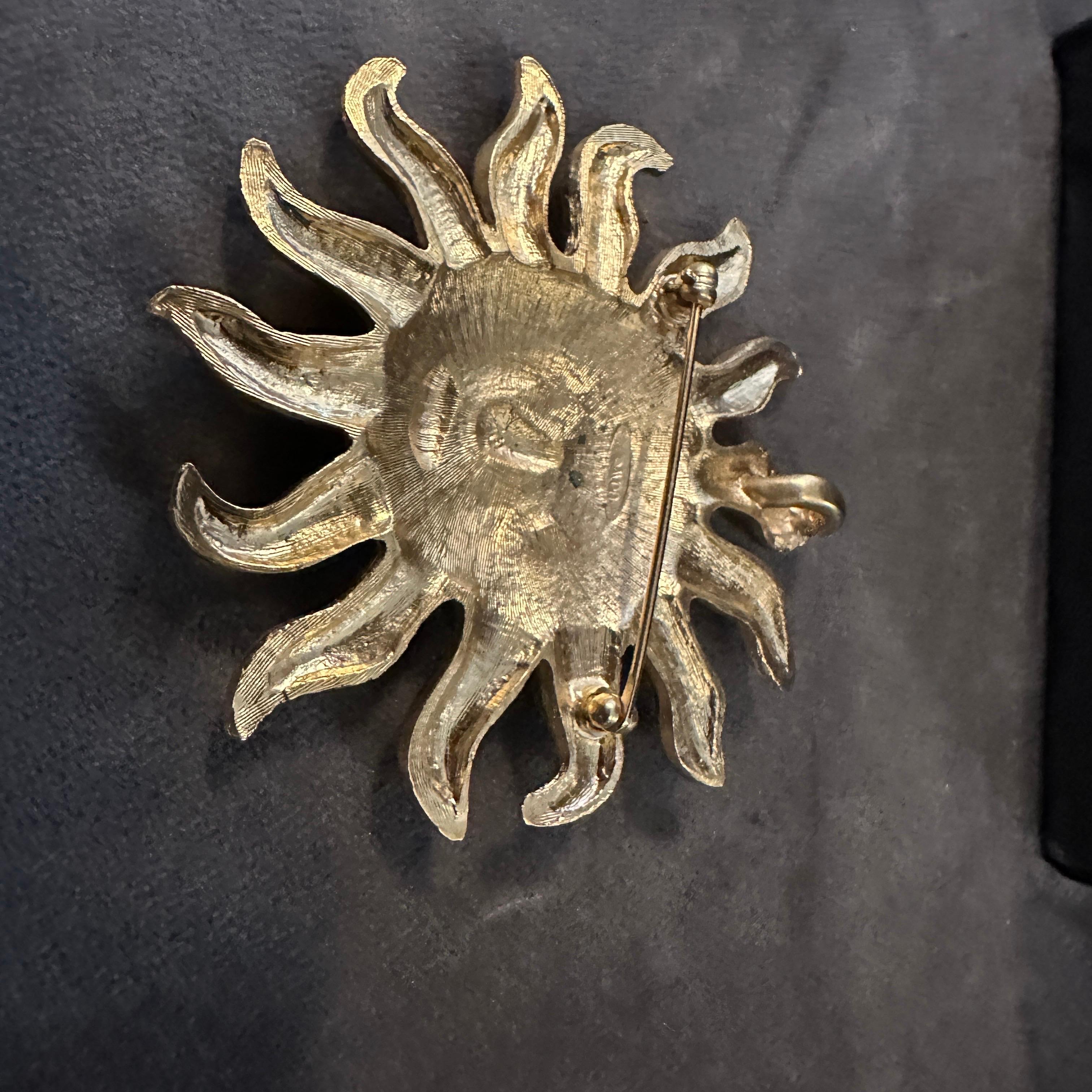 1990S Vintage Brass Italian Sun Brooch by Avon en vente 2