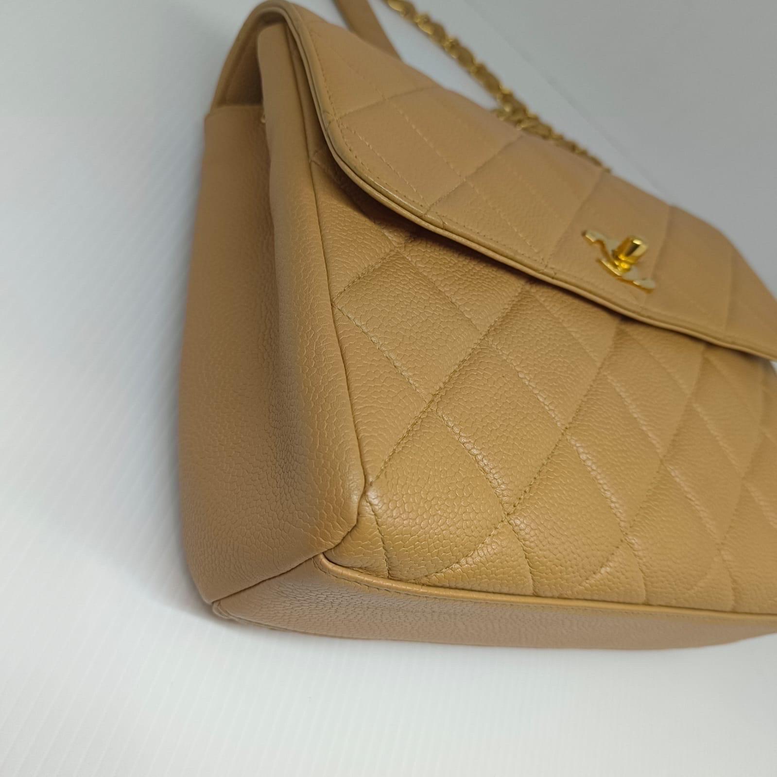 1990s Vintage Chanel Beige Caviar Leather Flap Bag For Sale 7