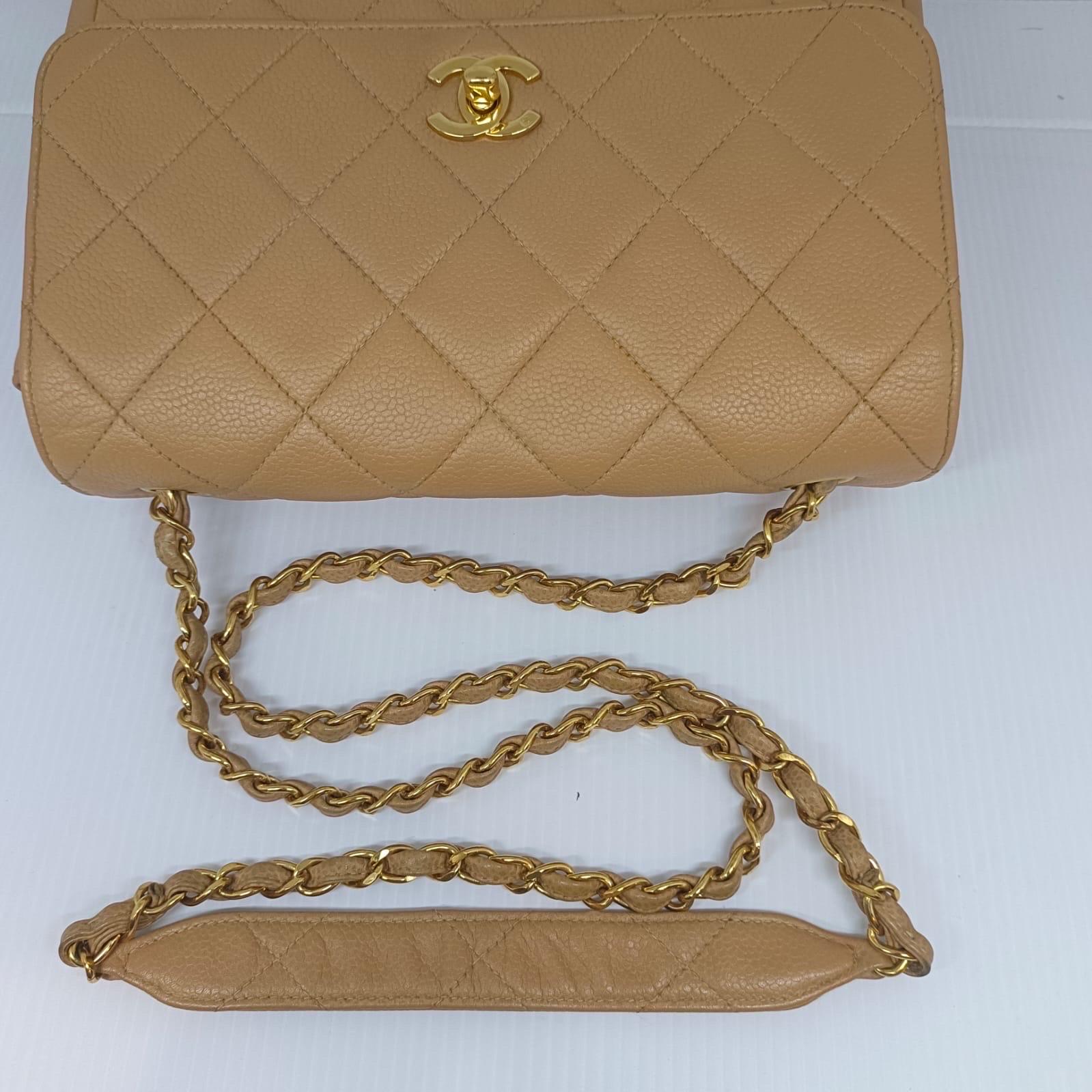 1990s Vintage Chanel Beige Caviar Leather Flap Bag For Sale 10
