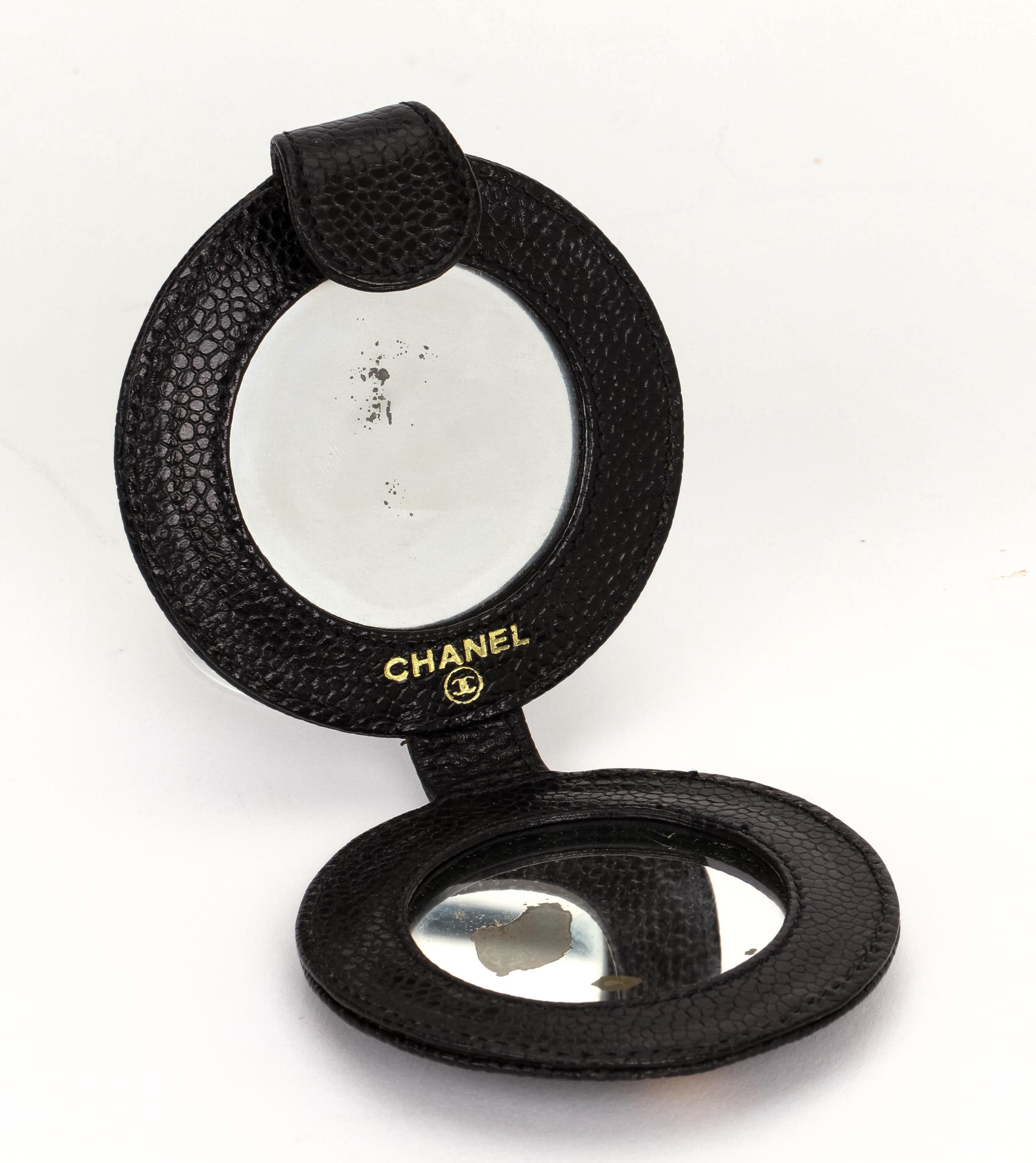 1990er Vintage Chanel Schwarzer Kaviar-Leder Kompaktspiegel Damen