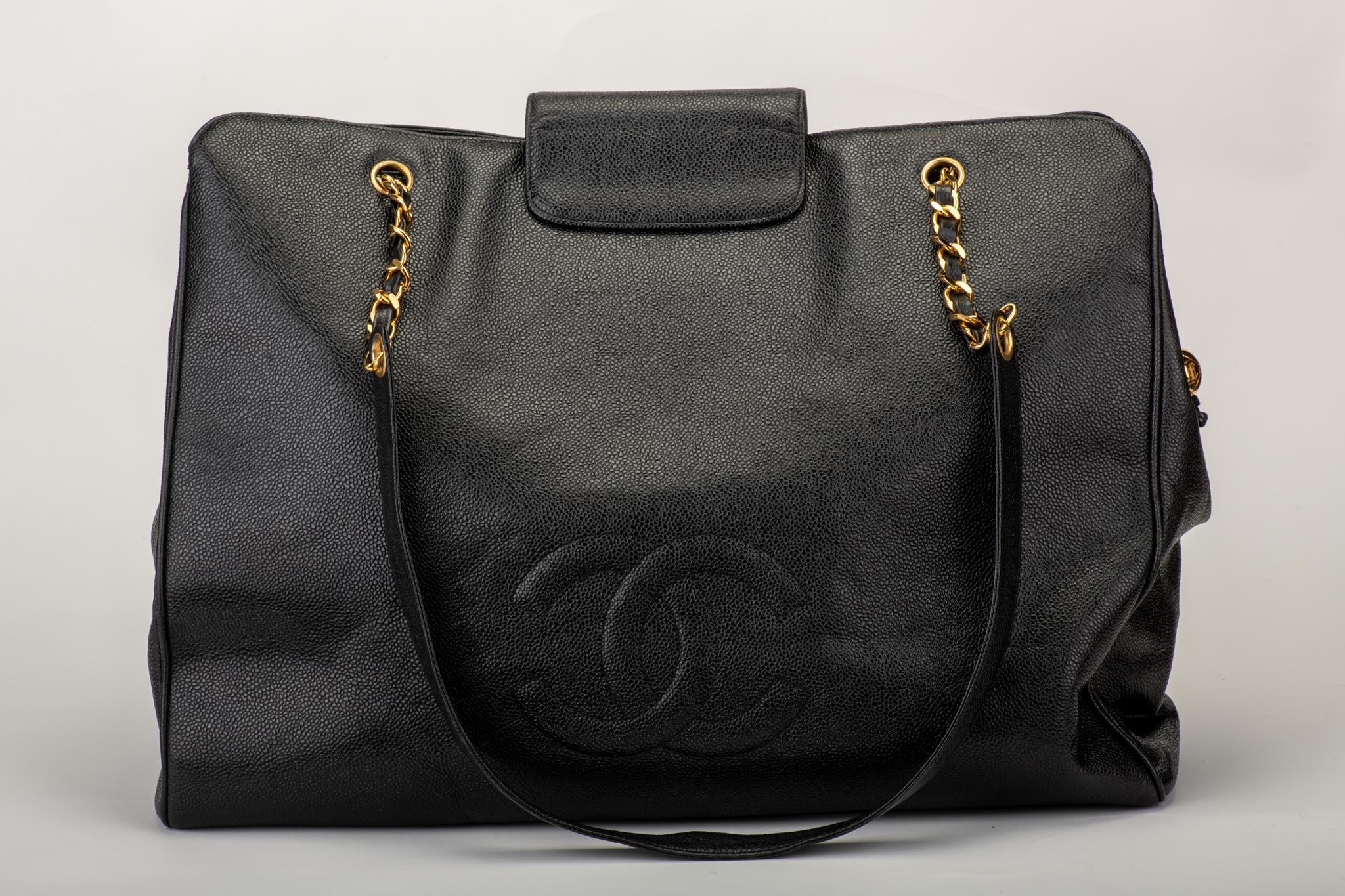 1990's Vintage Chanel Black Caviar Supermodel Weekender Travel Bag In Excellent Condition In West Hollywood, CA