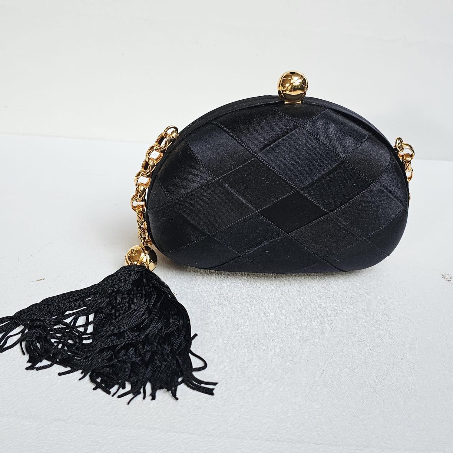 1990s Vintage Chanel Black Satin Quilted Chain Clutch with Tassel In Good Condition In Jakarta, Daerah Khusus Ibukota Jakarta