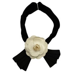 1990s Vintage CHANEL Camellia Headband Off-white Black