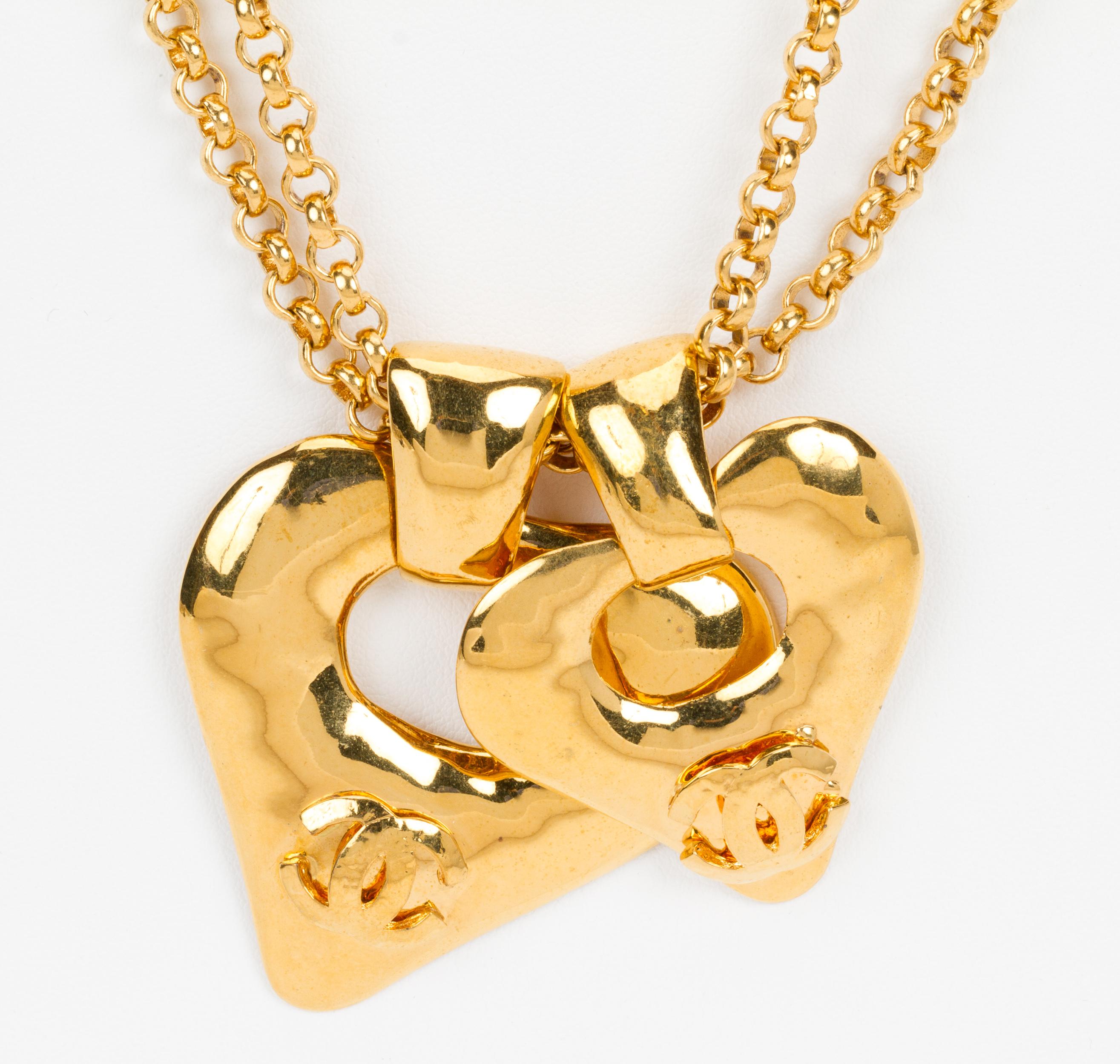 chanel vintage heart necklace
