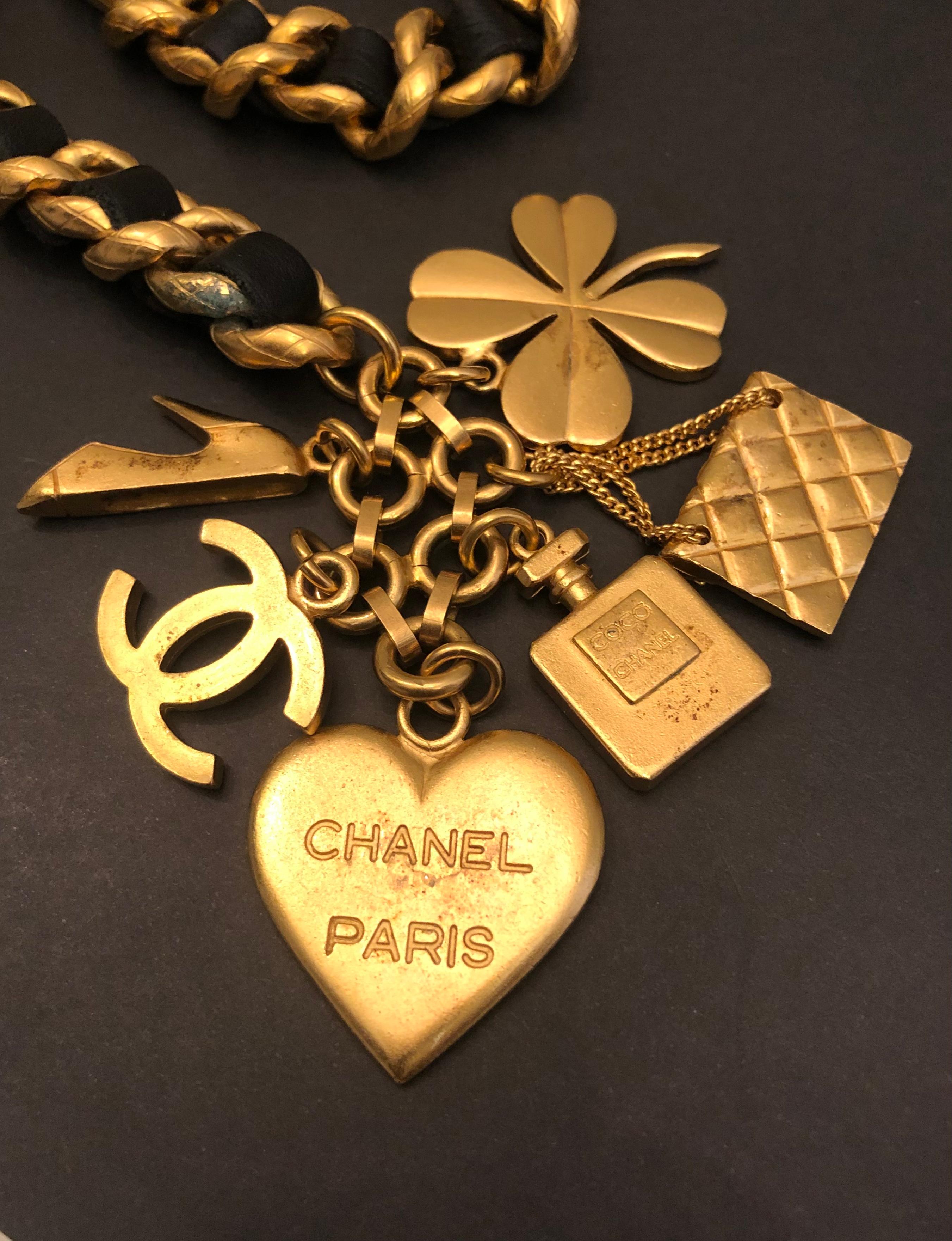 Or 1990 Vintage CHANEL Gold Toned Chain Leather Charm Belt Heart Clover Perfume  en vente
